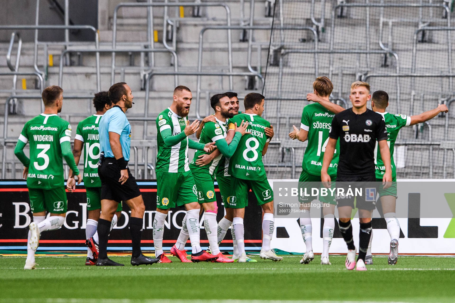 Hammarbys spelare jublar