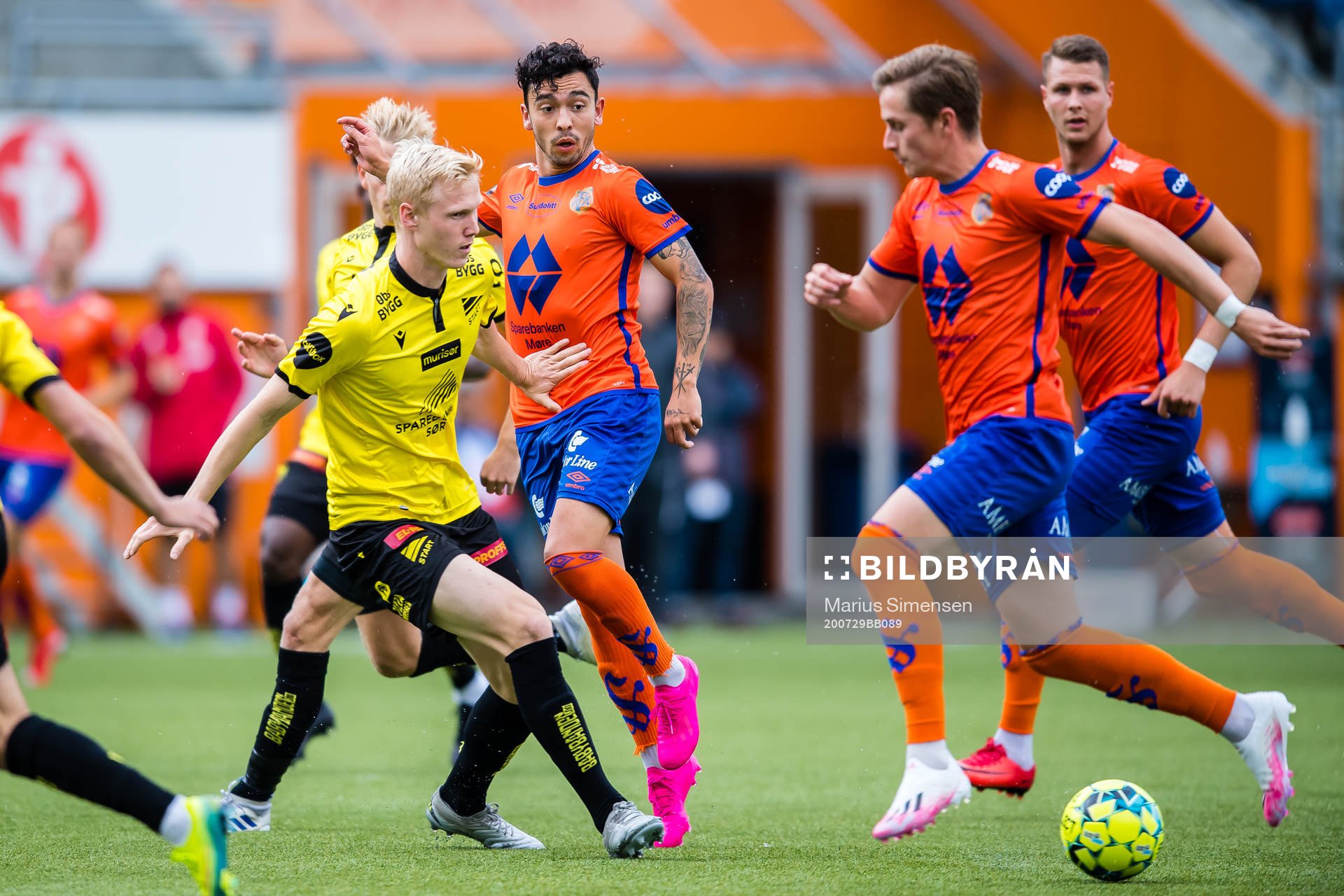 Vegard Amundsen Bergan of Start and Niklas Fernando Nygaard