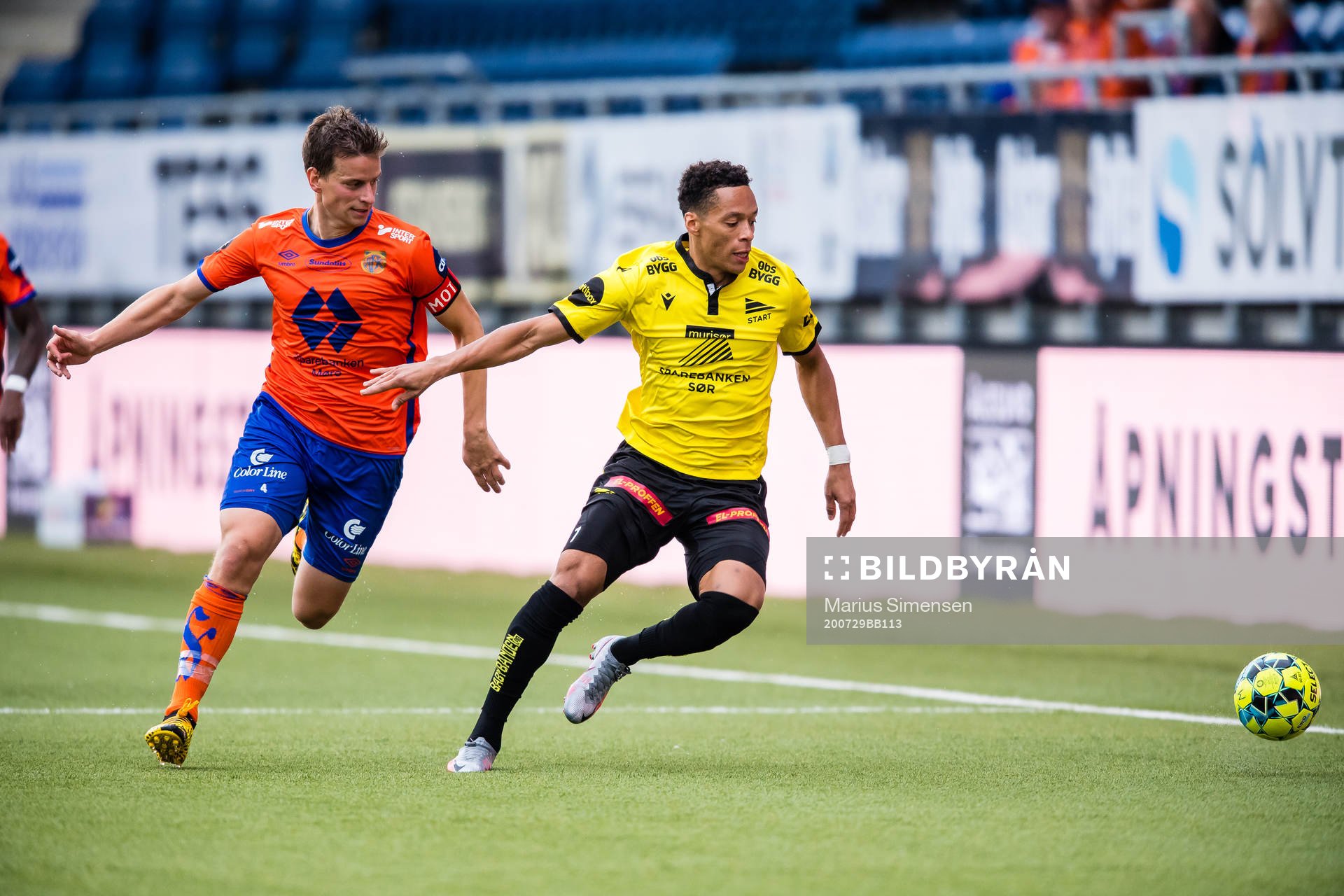 Jonas Grønner of Aalesund and Kevin Alexander Kabran of