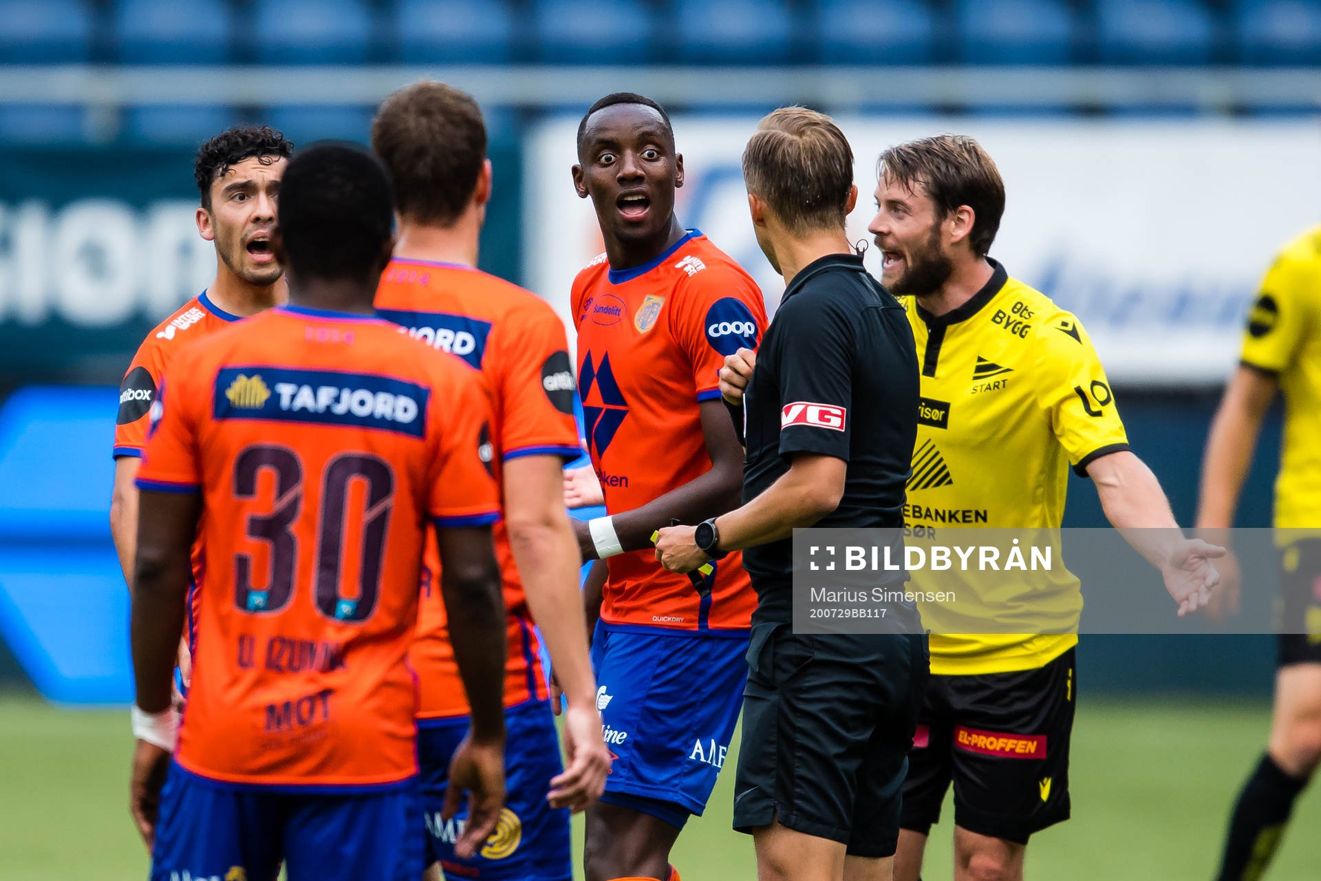 Parfait Bizoza of Aalesund rteacts