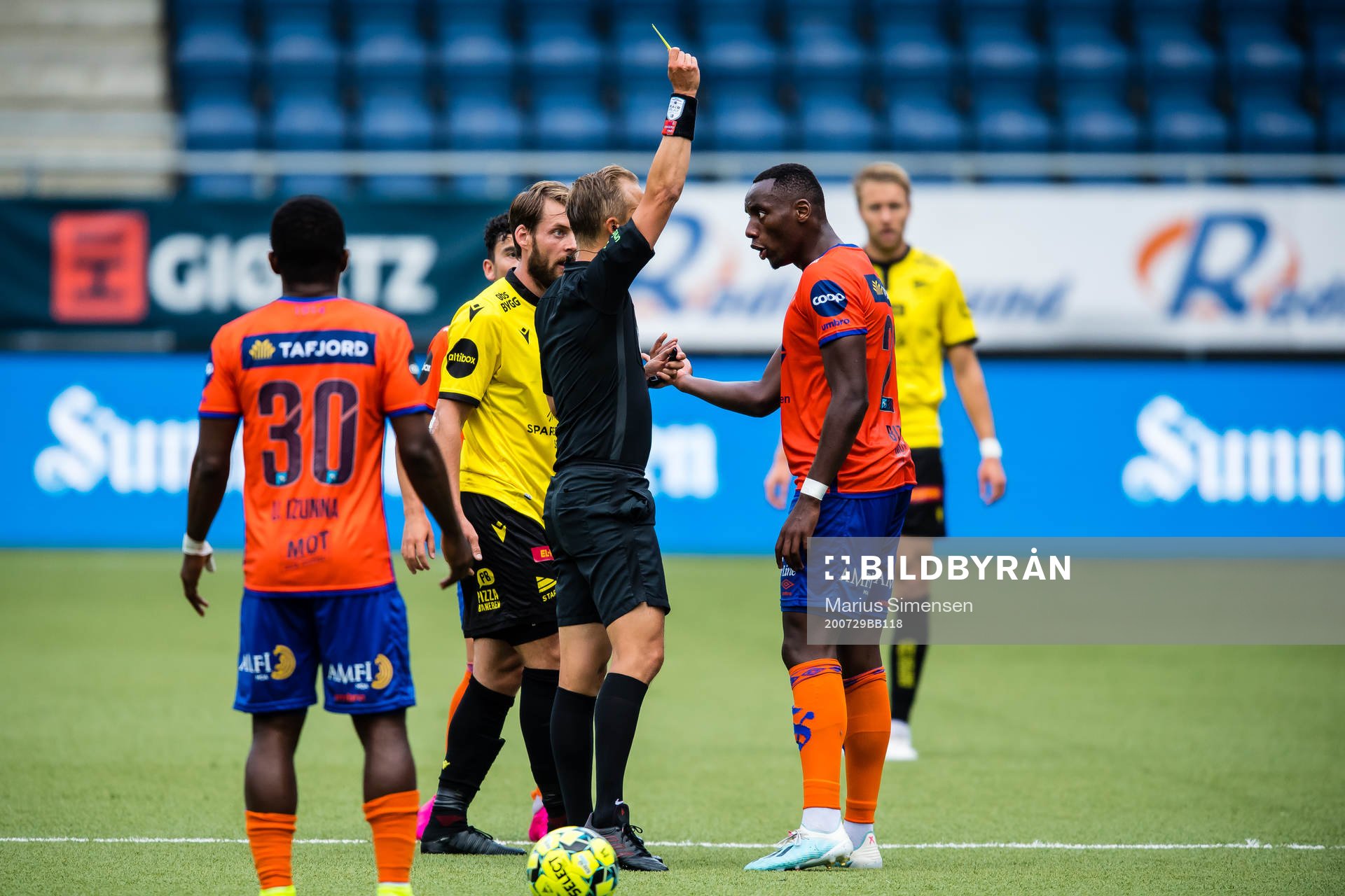 Parfait Bizoza of Aalesund rteacts