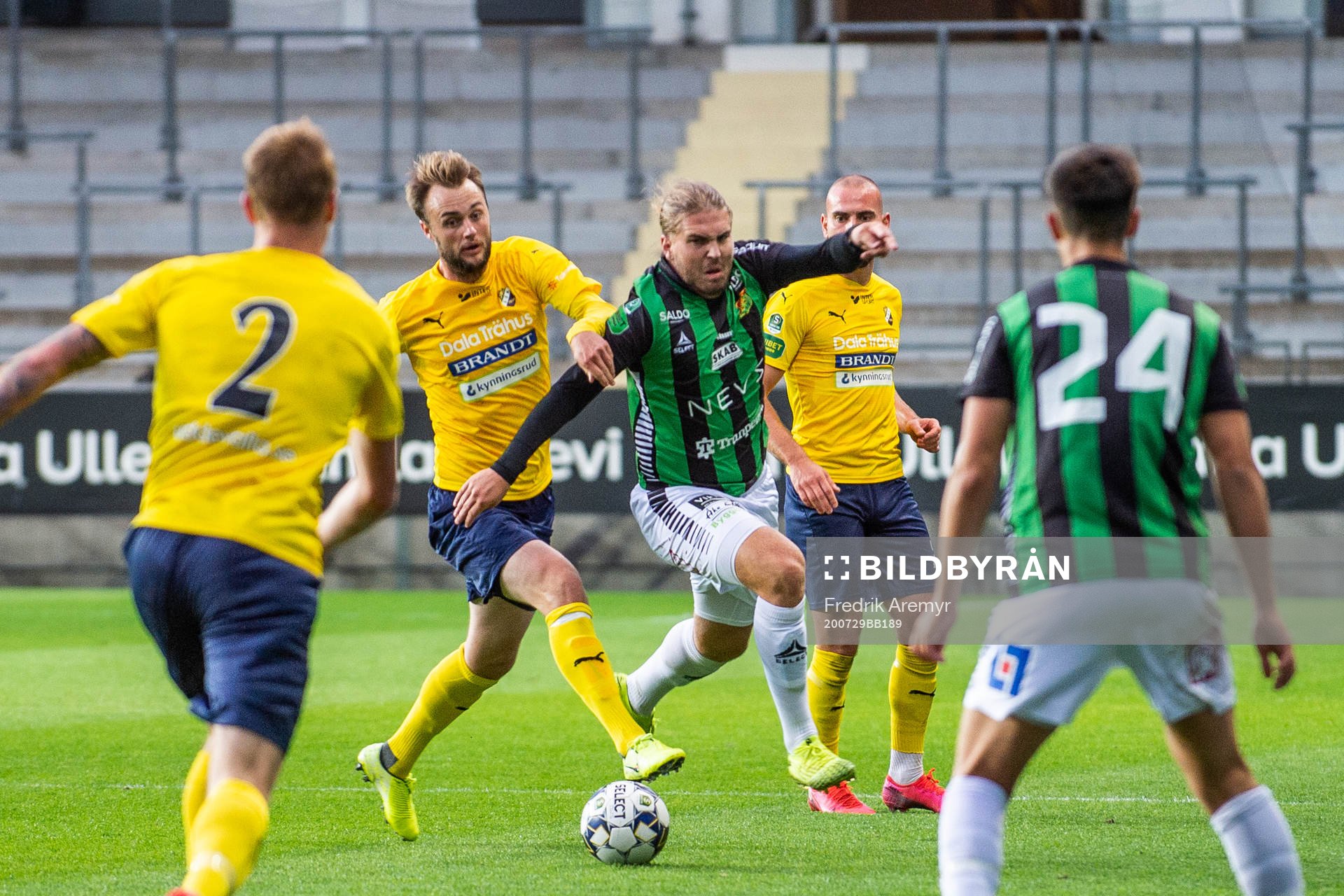 GAIS Charlie Weberg och Ljungskiles Niklas Olsson