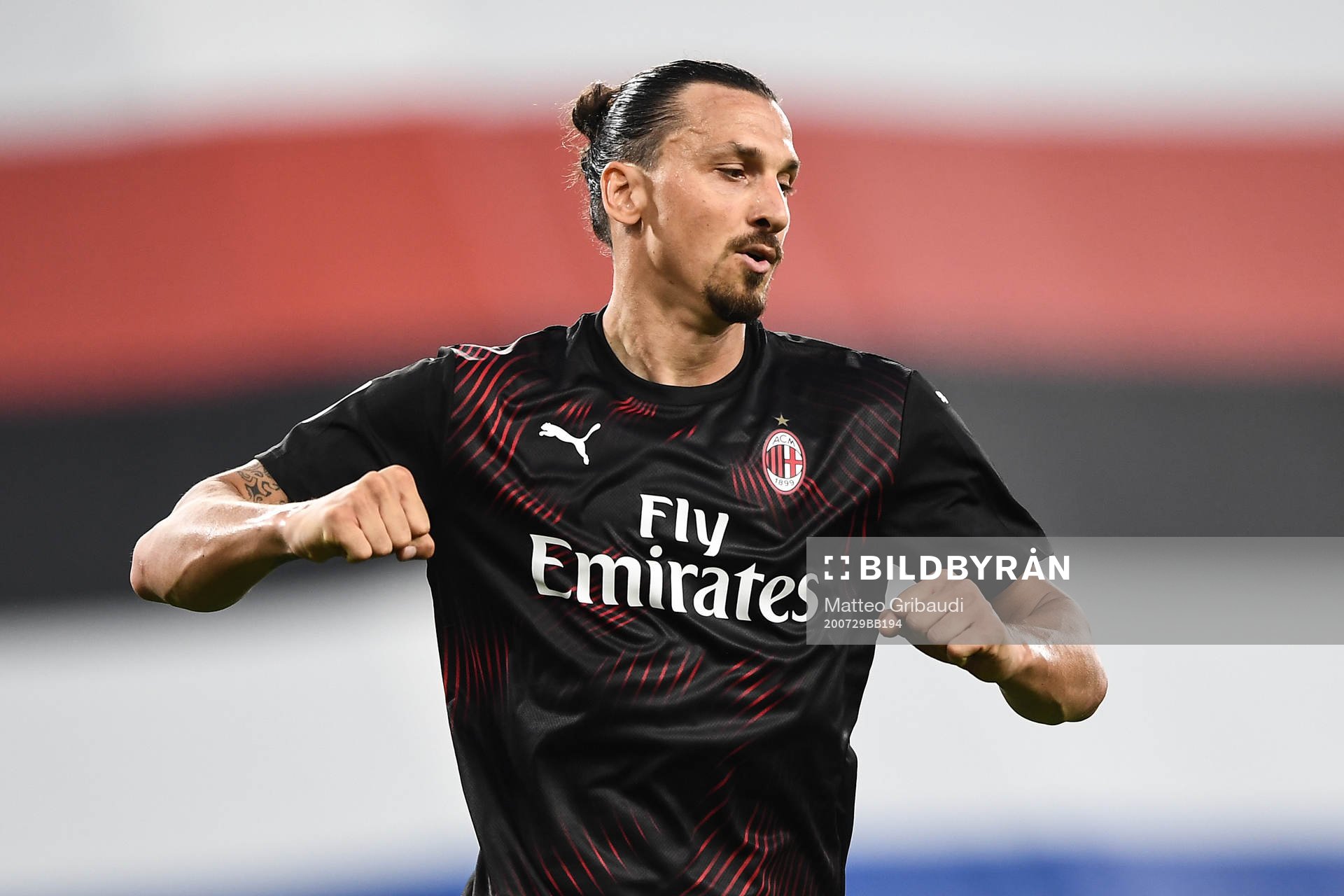 Zlatan Ibrahimovic of AC Milan celebrates