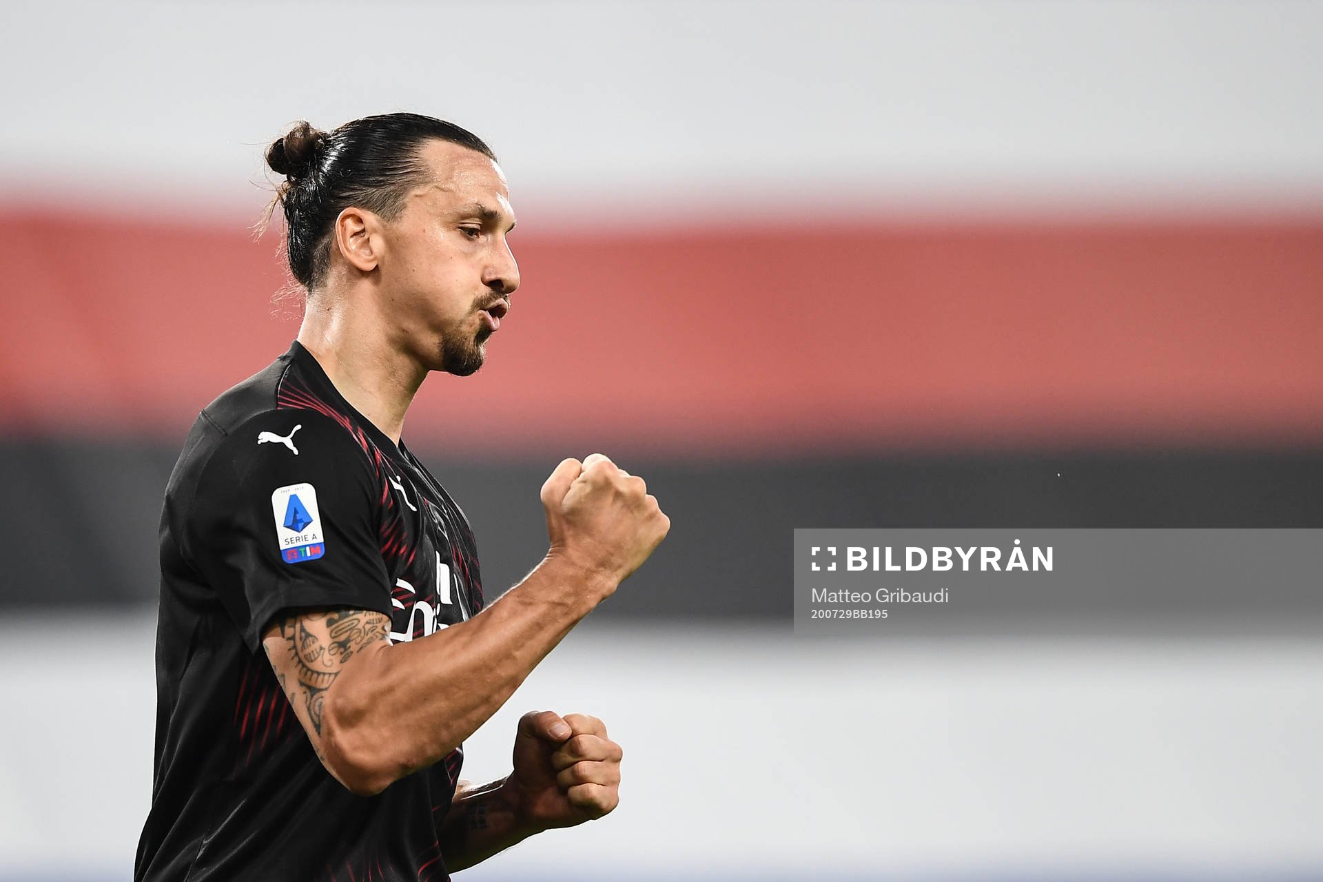 Zlatan Ibrahimovic of AC Milan celebrates