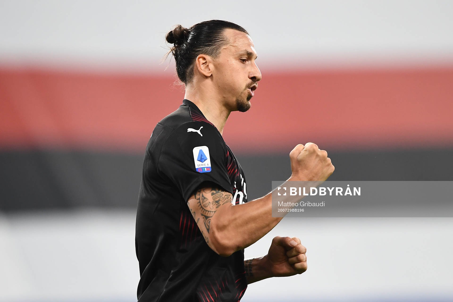 Zlatan Ibrahimovic of AC Milan celebrates