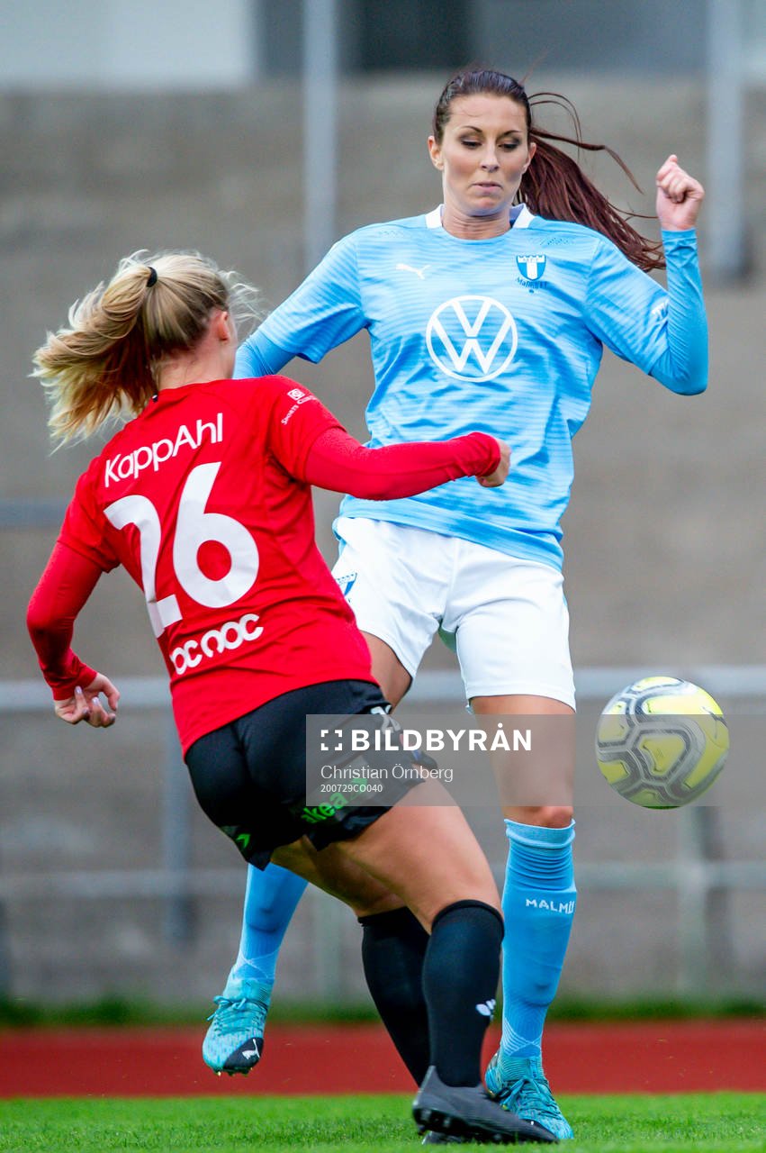 Malmö FFs Malin Gunnarsson mot Trelleborgs Minda Forsblom