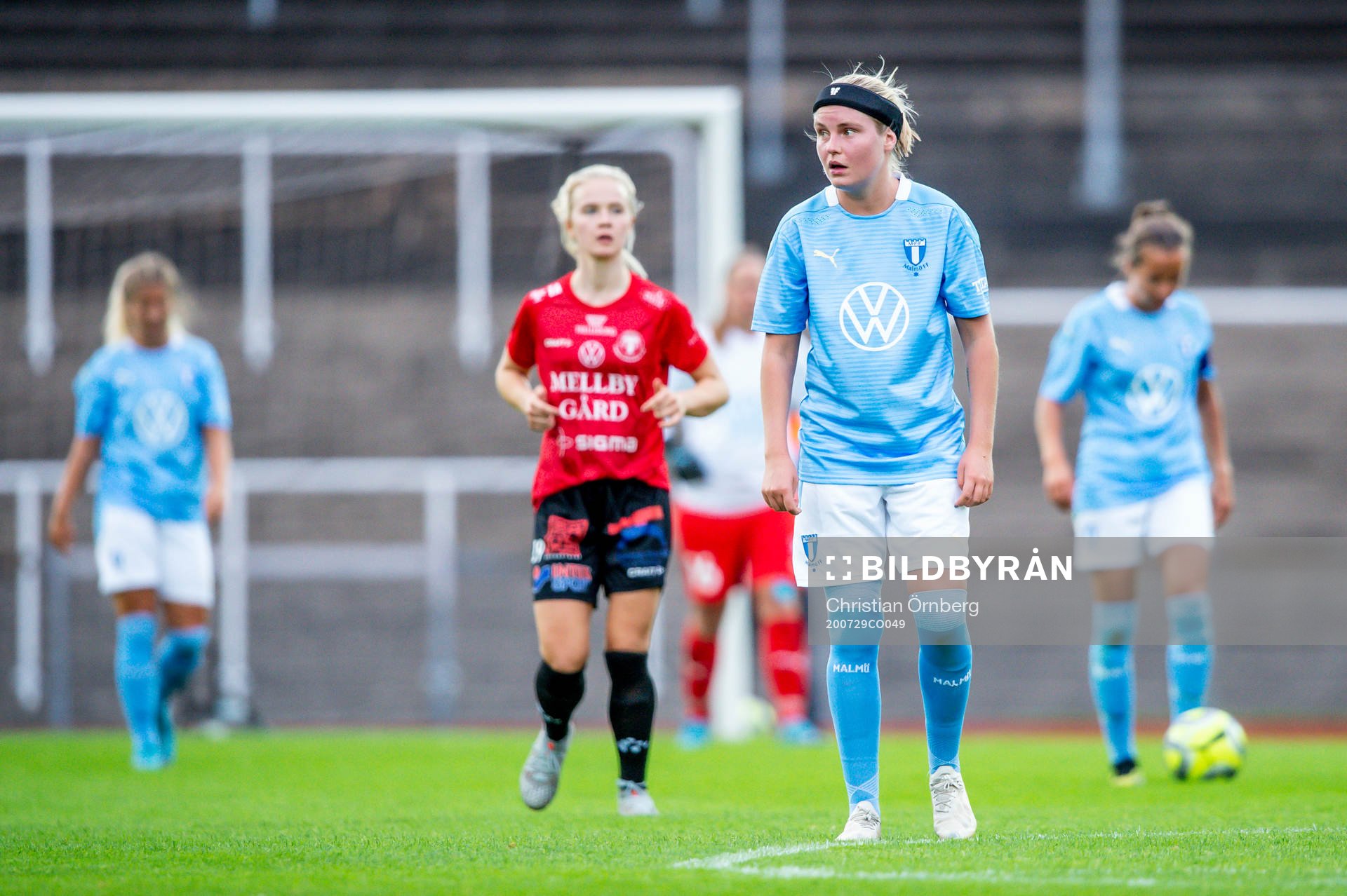 Malmö FFs Rebecka Holm  deppar med lagkamraterna