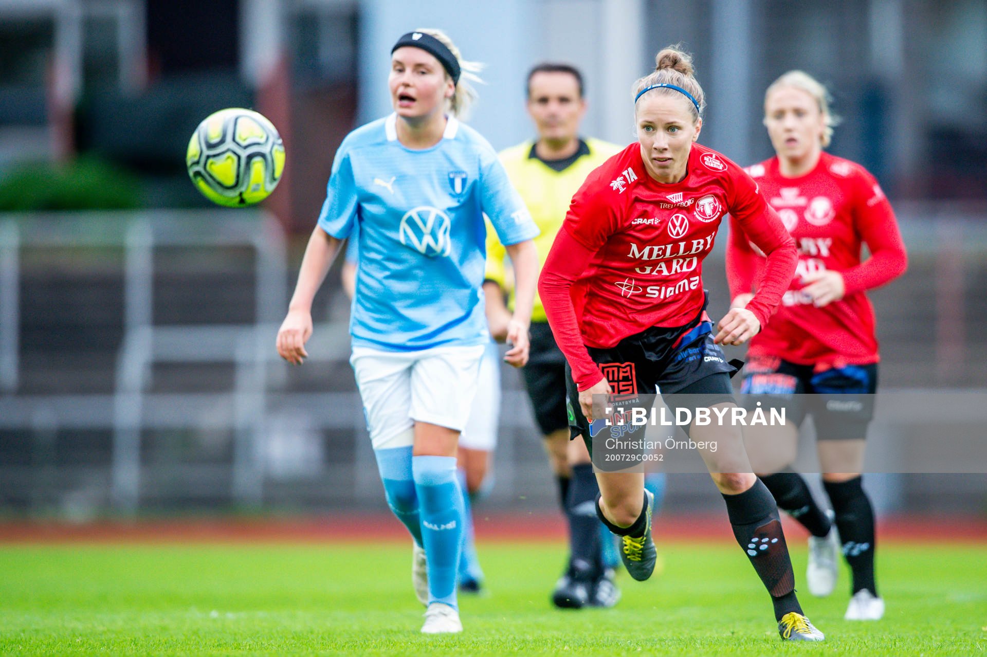 Trelleborgs Sandra Nilsson mot Malmö FFs Rebecka Holm