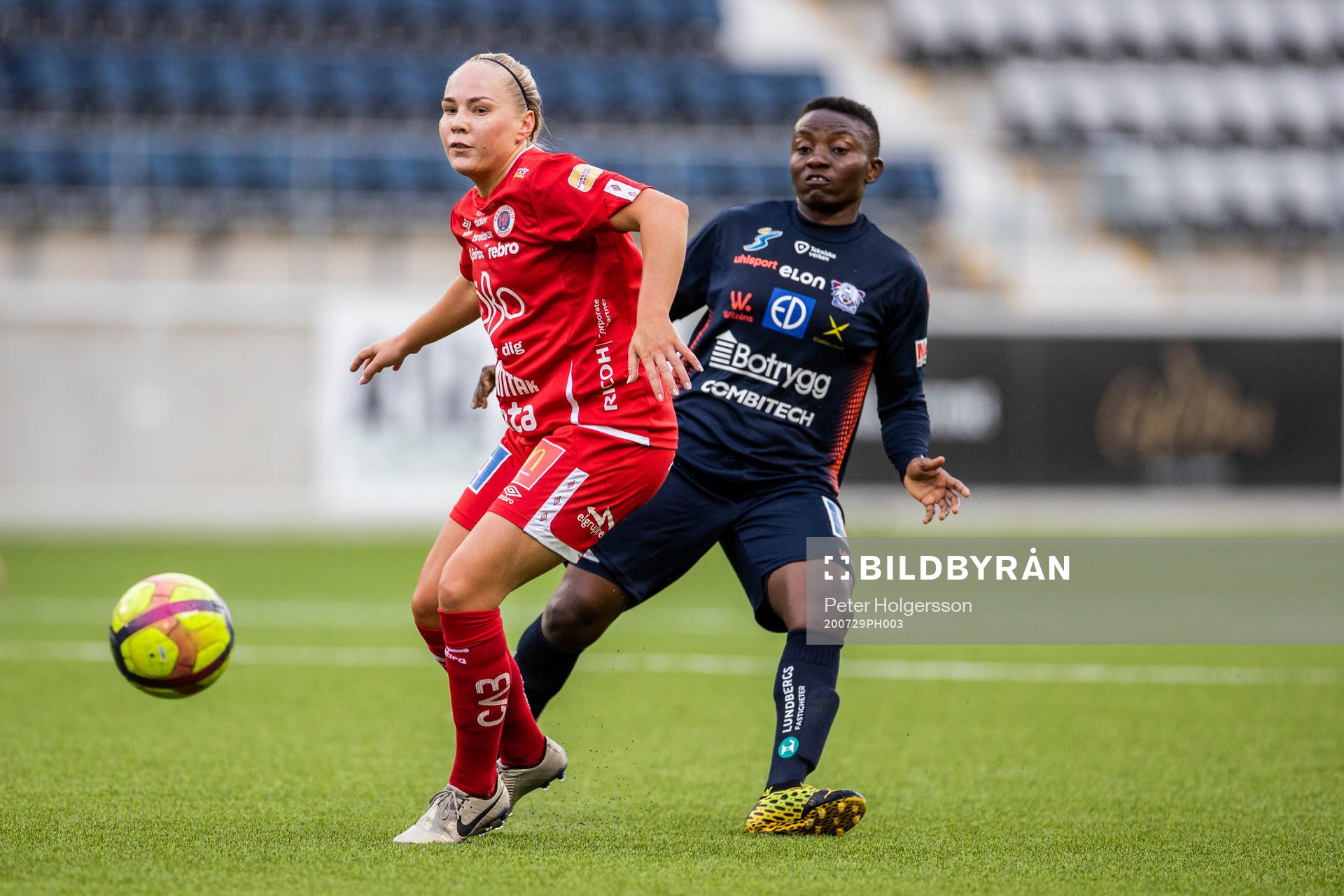 Örebros Ellen Karlsson och Linköpings Orji Ebere