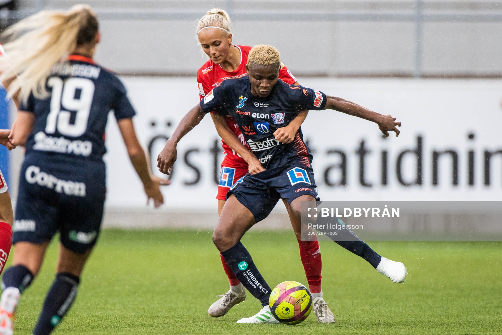 Linköpings Uchenna Grace Kanu och Örebros Sara
