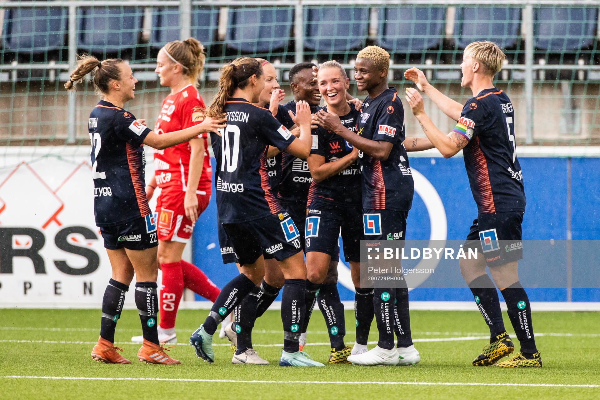 Linköpings Ronja Artonsson jublar