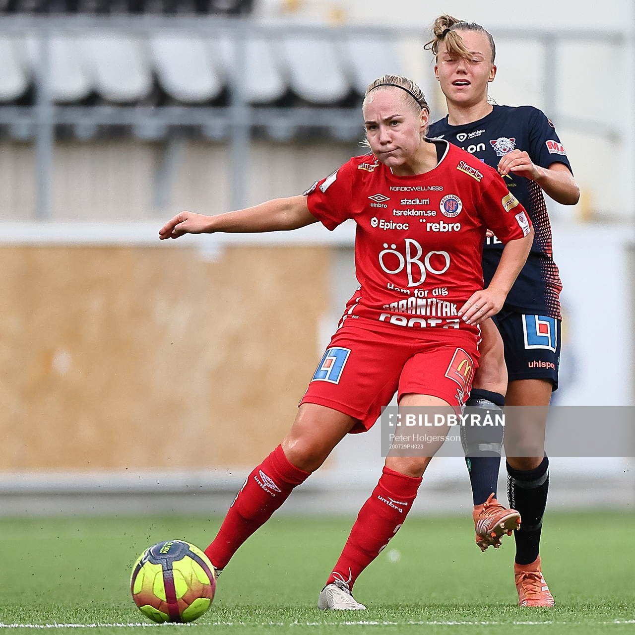 Örebros Ellen Karlsson under fotbollsmatchen i Damallsvenskan mellan Linköping och Örebro den 29 juli 2020 i Linköping.