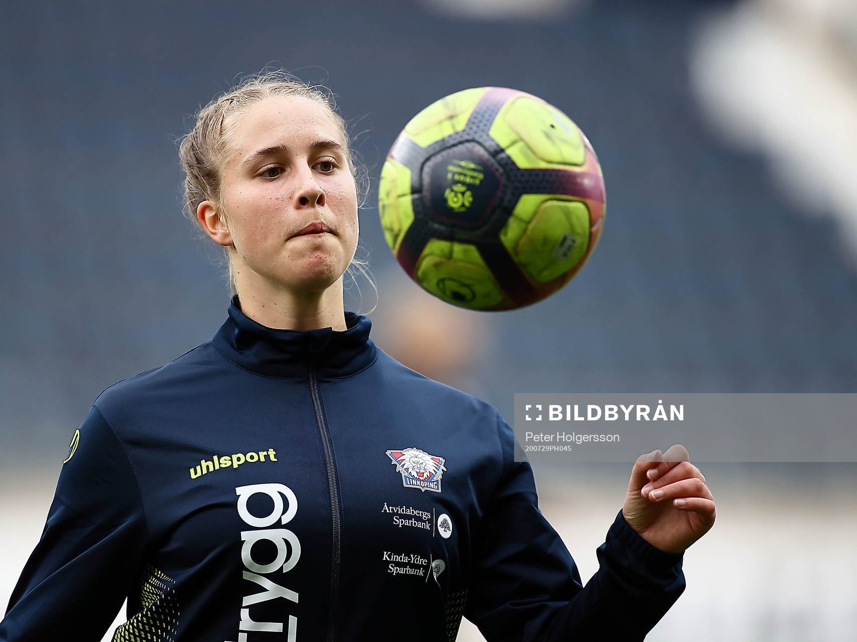 Linköpings Johanna Alm före fotbollsmatchen i