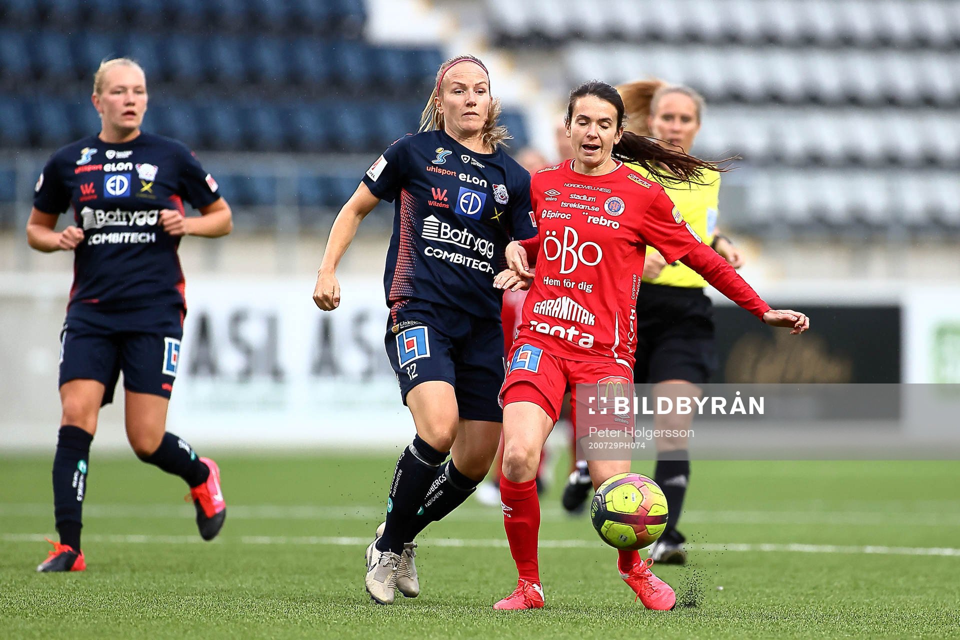 Linköpings Petra Johansson och Örebros Cali Farquharson