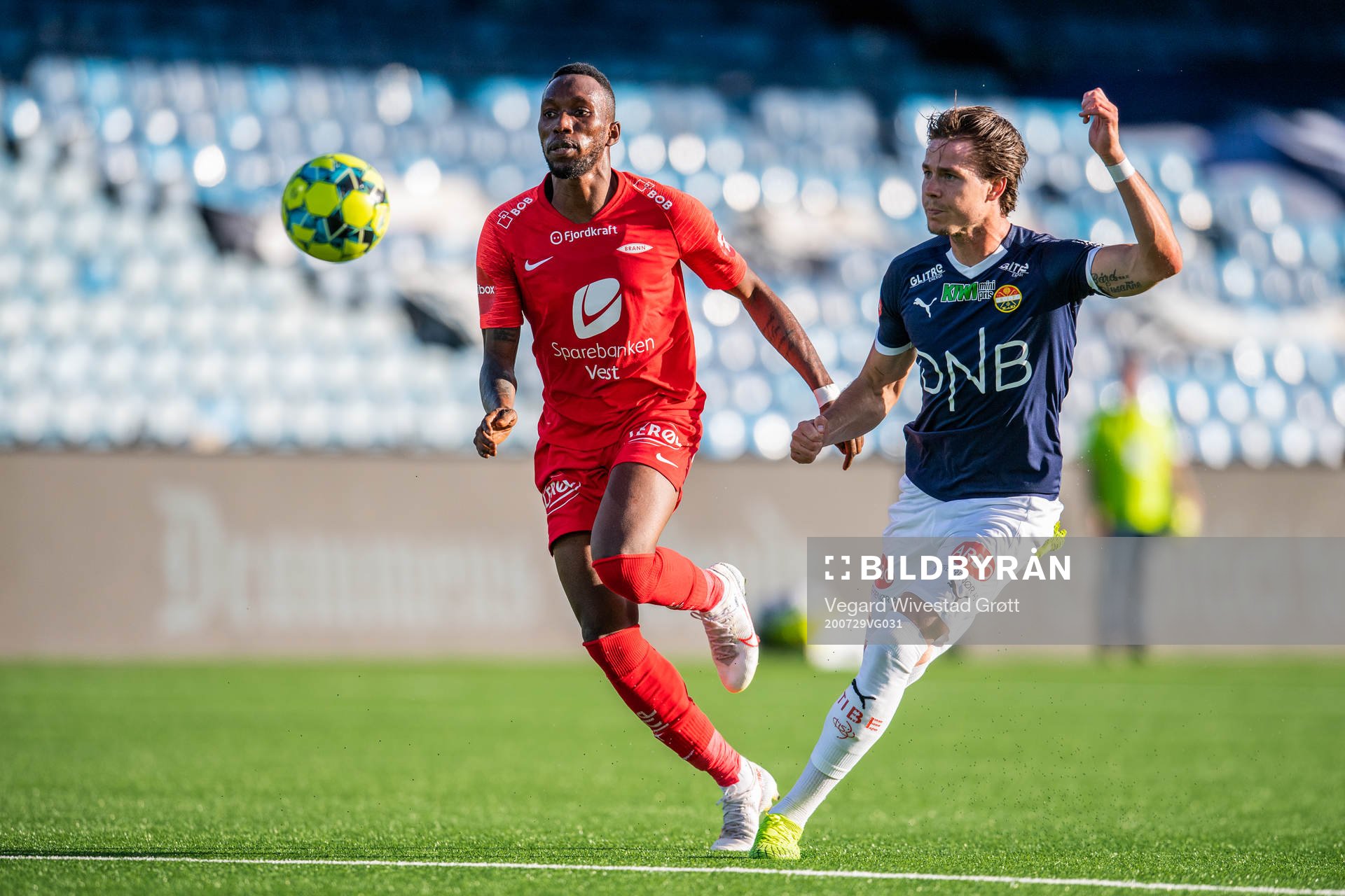 Daouda Bamba of Brann and Lars Vilsvik of Strømsgodset