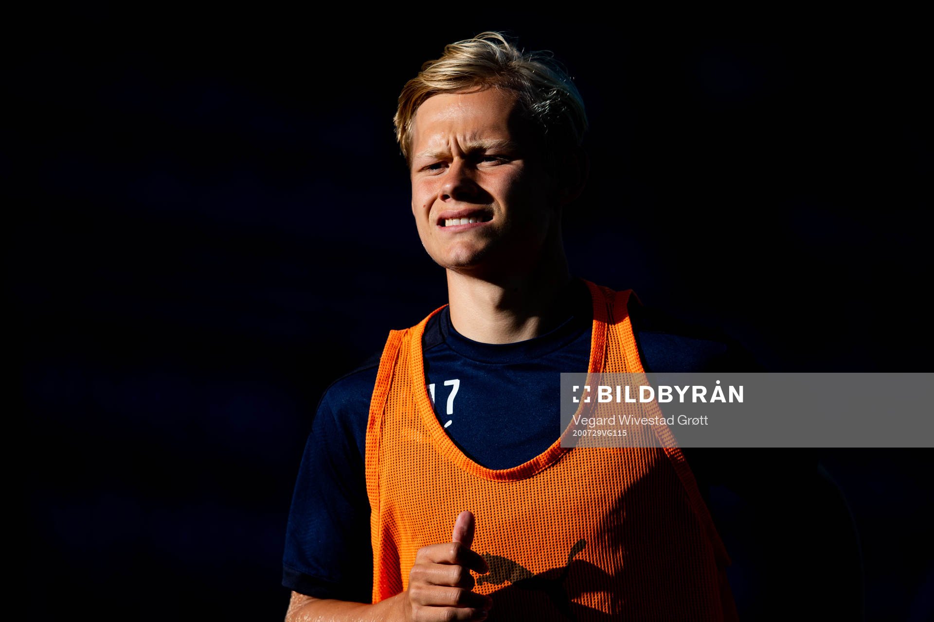 Tobias Fjeld Gulliksen of Strømsgodset warms up