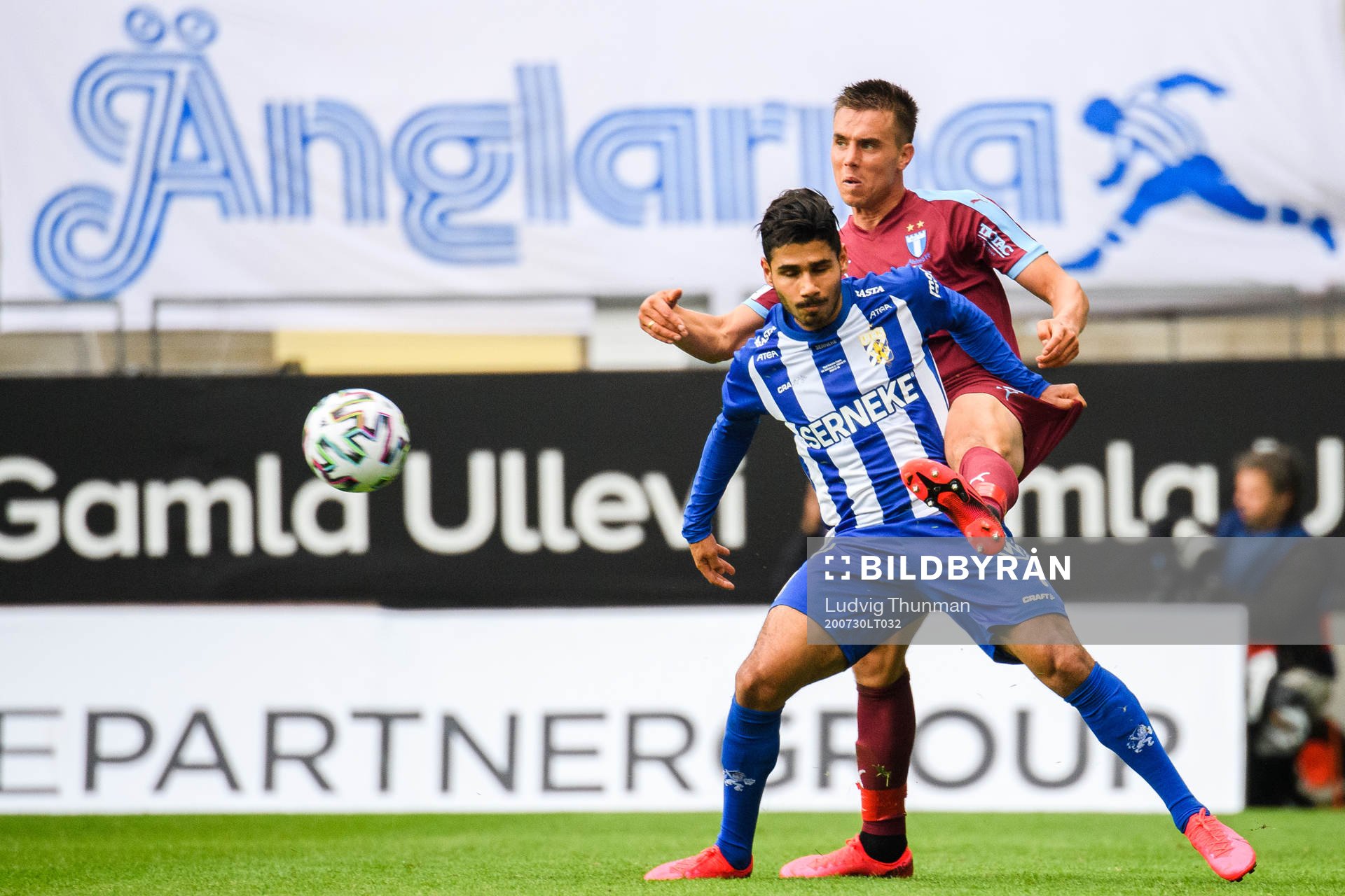 Malmö FFs Jonas Knudsen och IFK Göteborgs Hosam Aiesh
