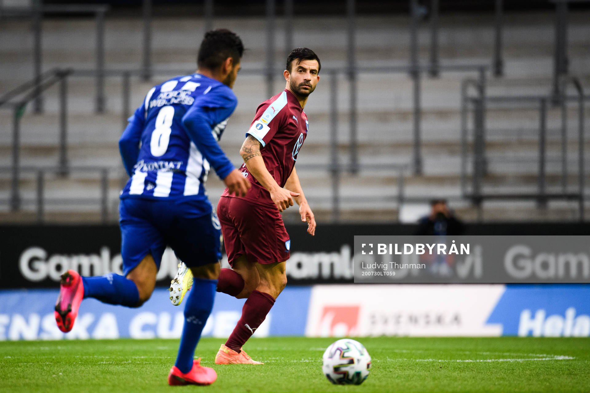IFK Göteborgs Hosam Aiesh och Malmö FFs Behrang Safari