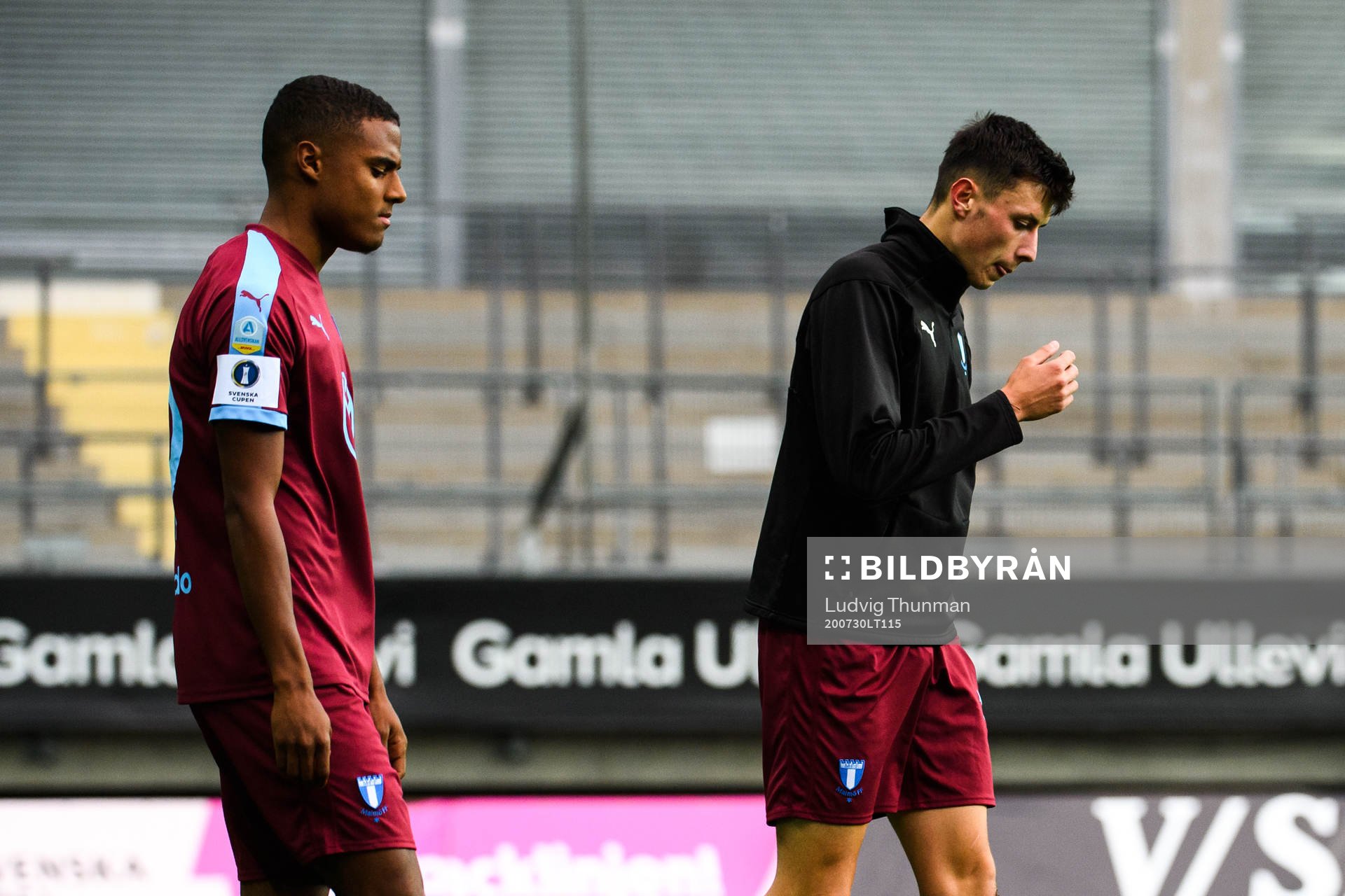 Malmö FFs Amin Sarr och Anel Ahmedhodzic deppar
