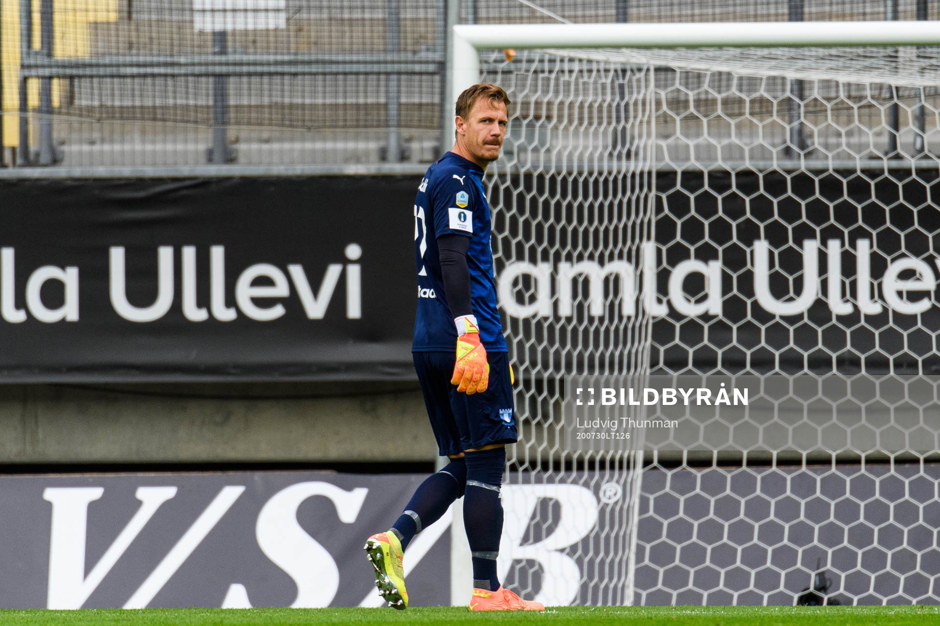 Malmö FFs målvakt Johan Dahlin deppar