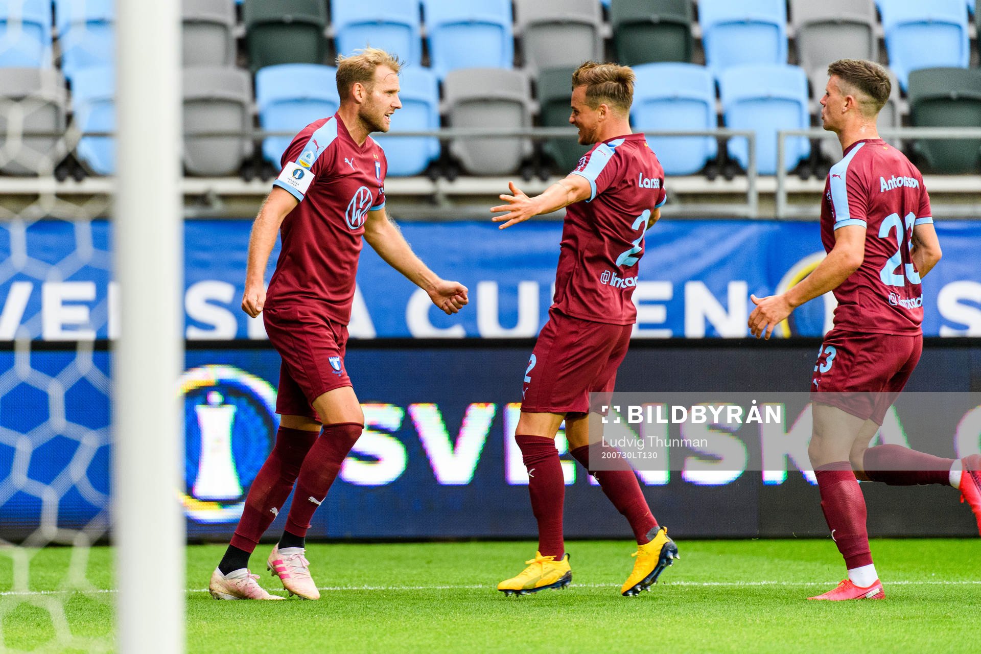 Malmö FFs Eric Larsson och Marcus Antonsson jublar med Ola