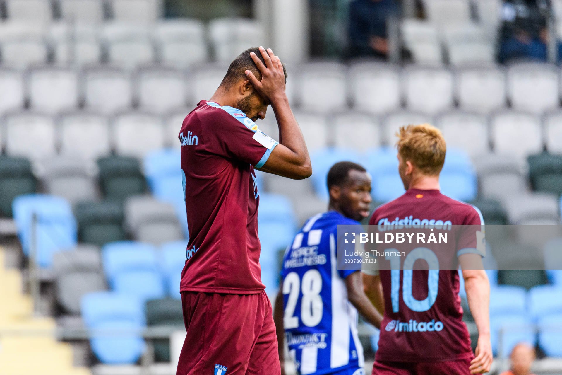 Malmö FFs Isaac Kiese Thelin deppar