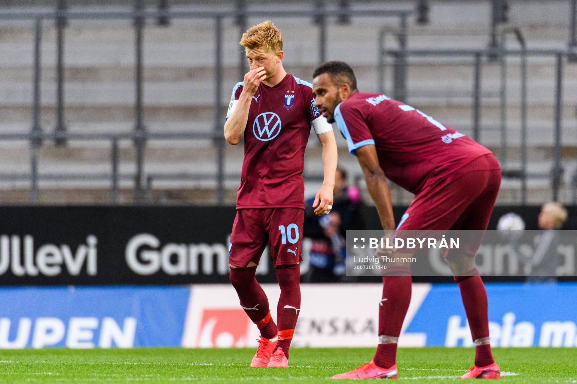 Malmö FFs Anders Christiansen och Isaac Kiese Thelin deppar
