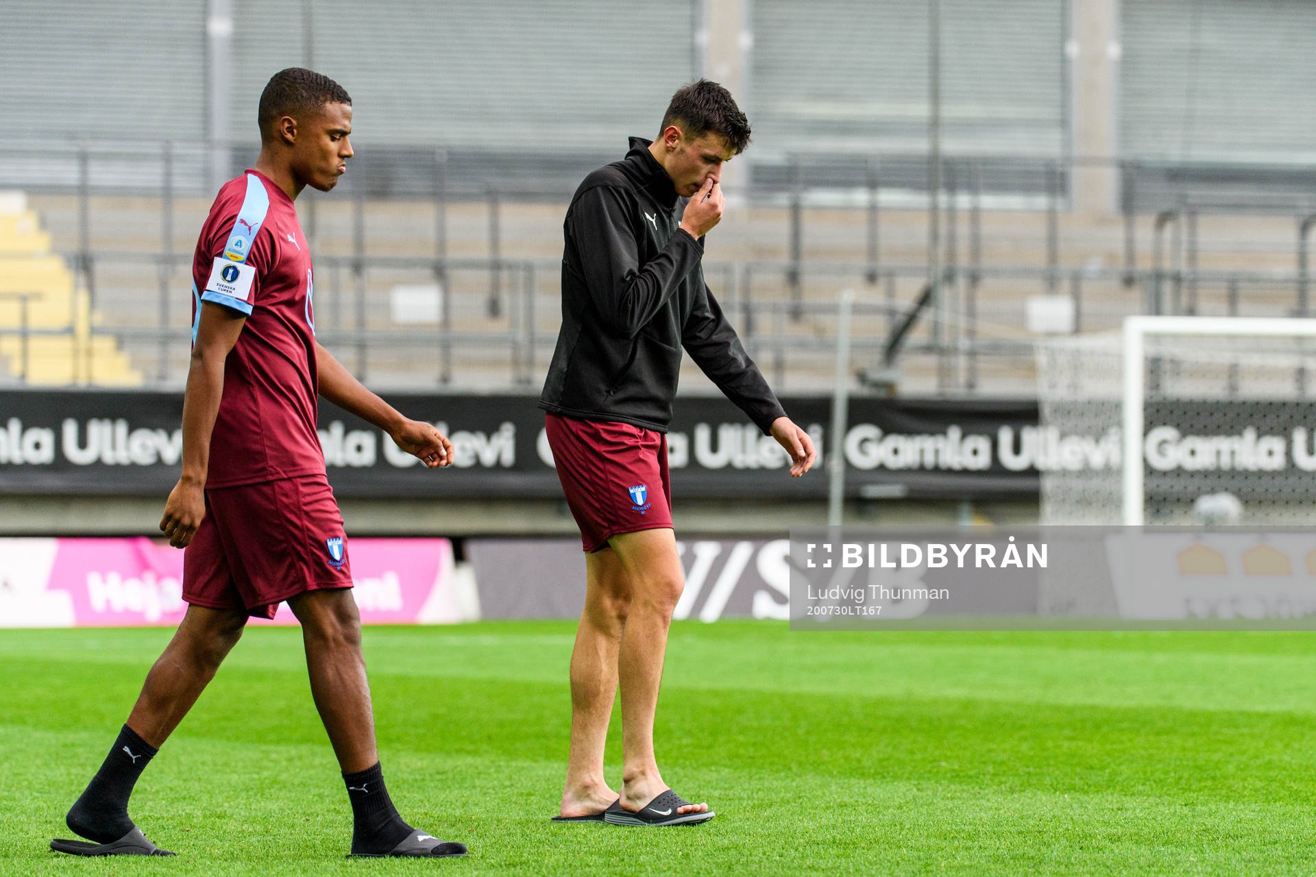 Malmö FFs Amin Sarr och Anel Ahmedhodzic deppar
