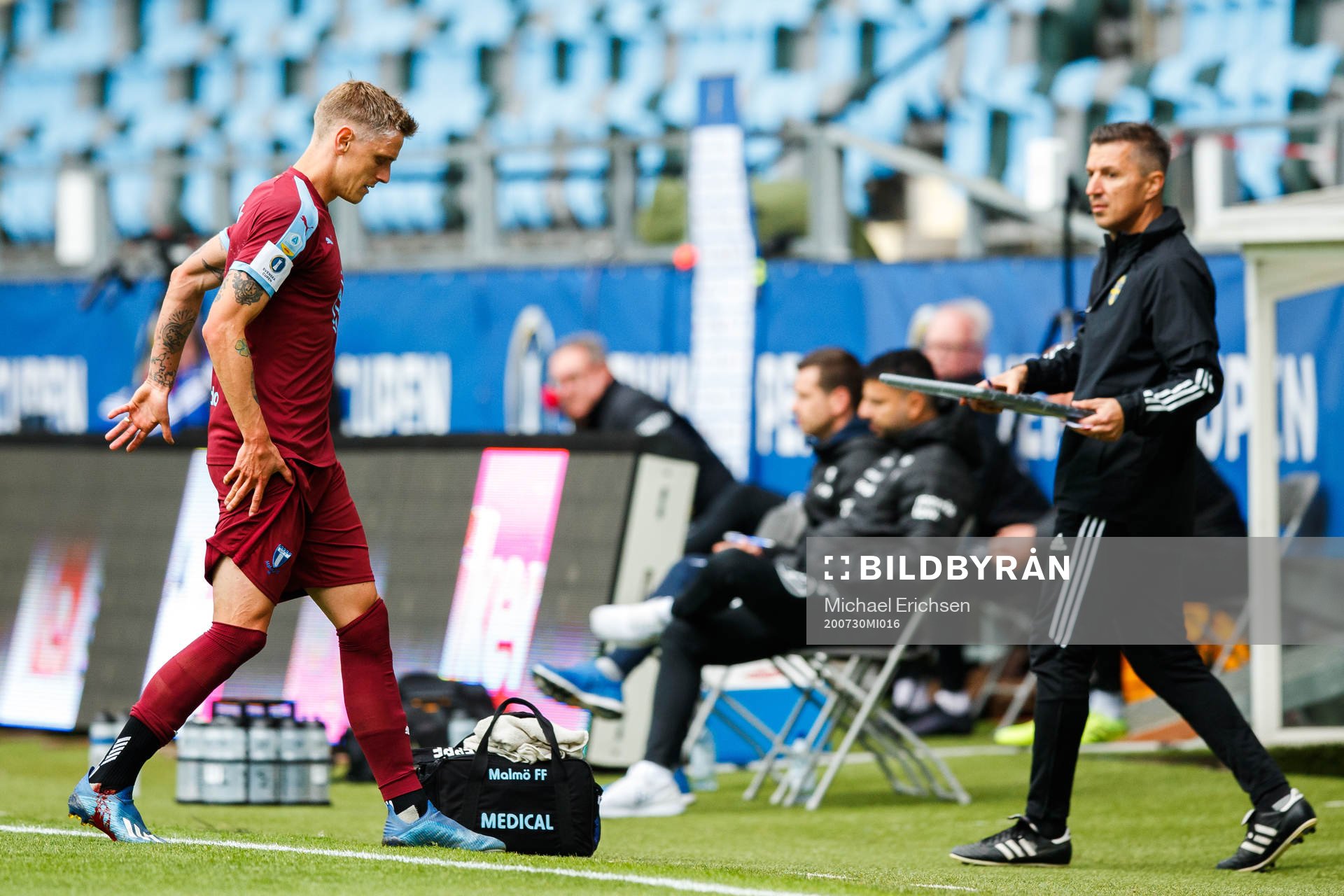 Malmö FFs Sören Rieks lämnar planen