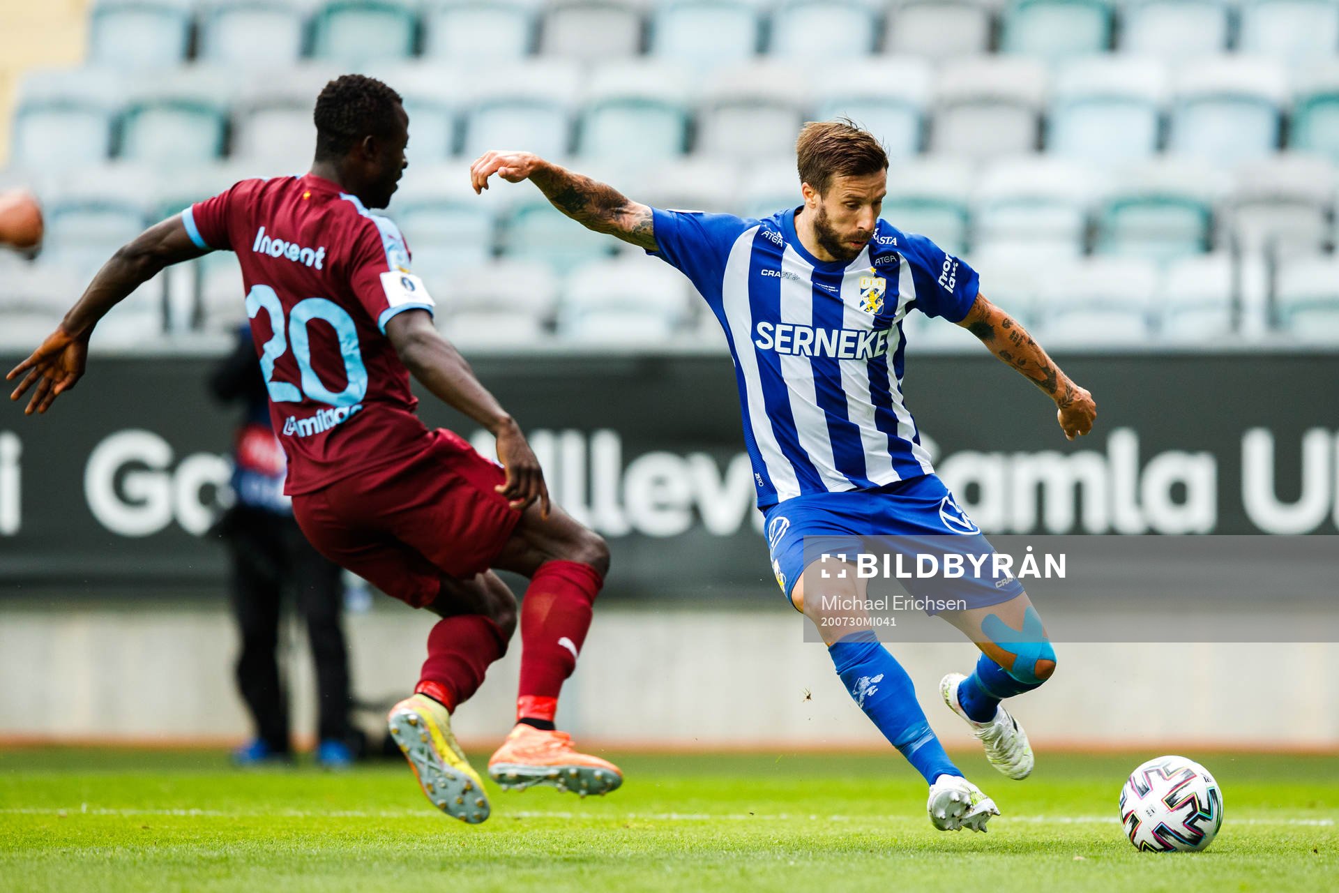 Malmö FFs Bonke Innocent och IFK Göteborgs Mattias