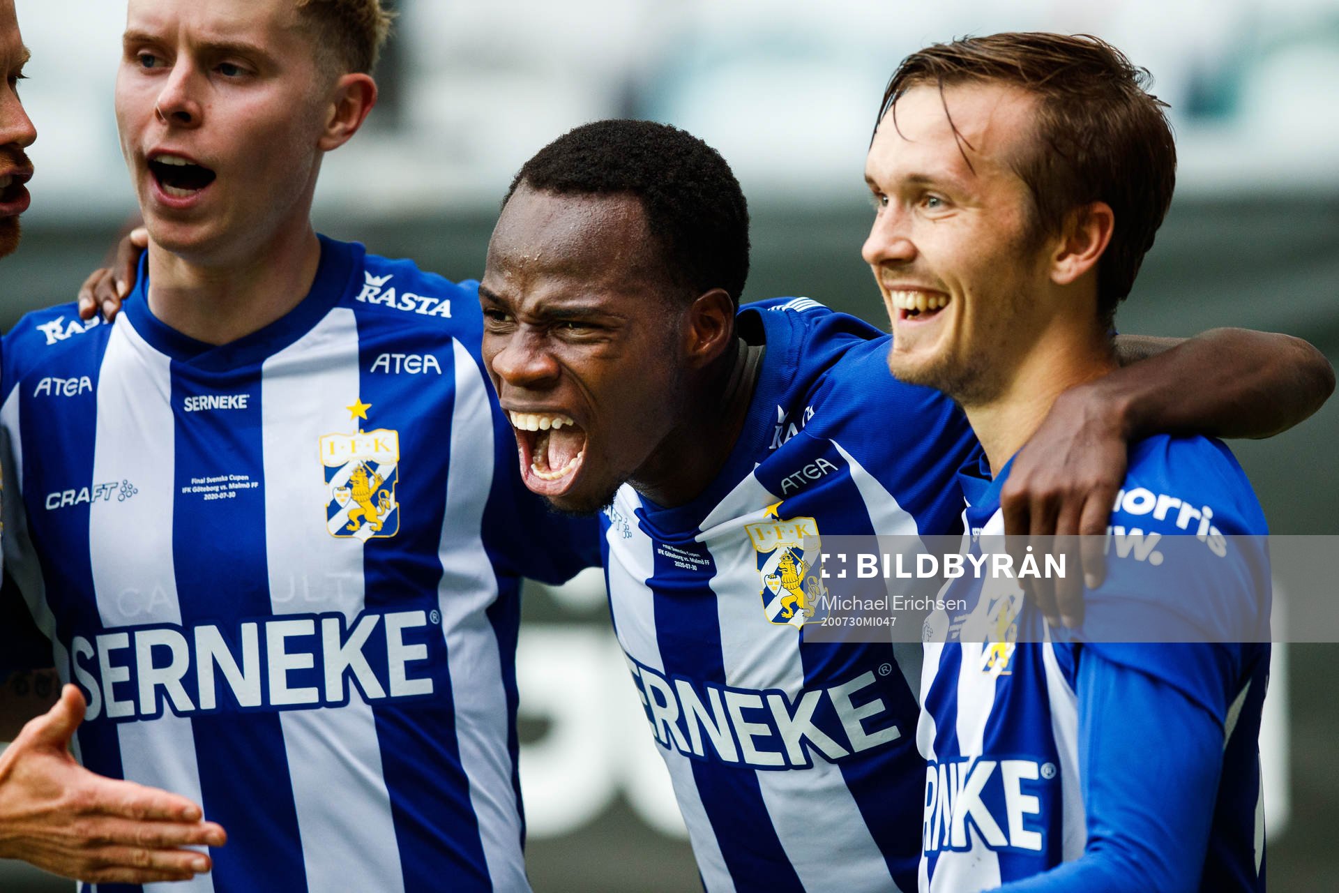 IFK Göteborgs Victor Wernersson , Alhassan Yusuf Abdullahi och Patrik Karlsson Lagemyr jublar efter 1-1 under finalen i Svenska Cupen i fotboll mellan IFK Göteborg och Malmö FF den 30 juli 2020 i Göteborg.