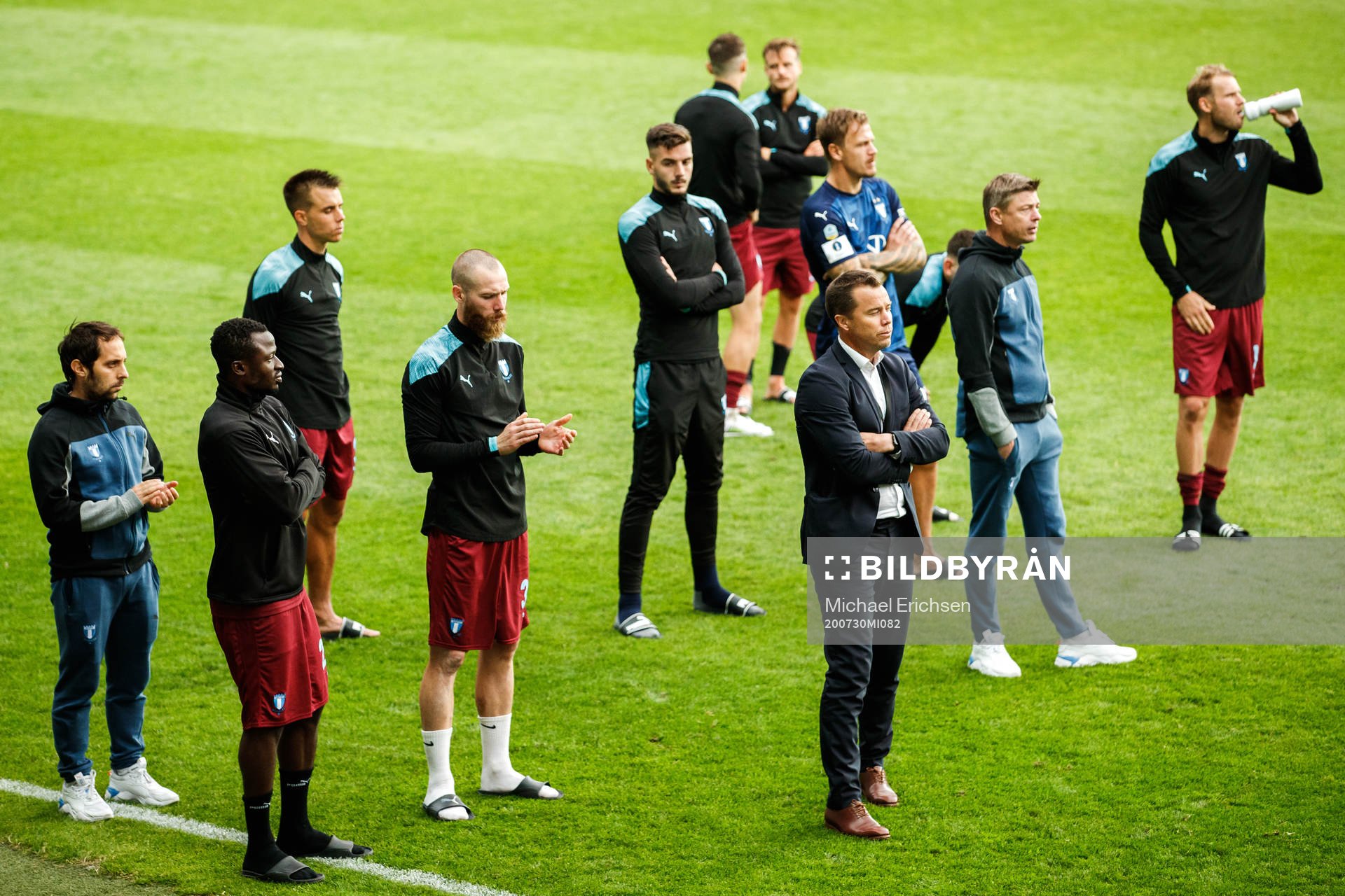 Malmö FFs spelare deppar med sportchef Daniel Andersson