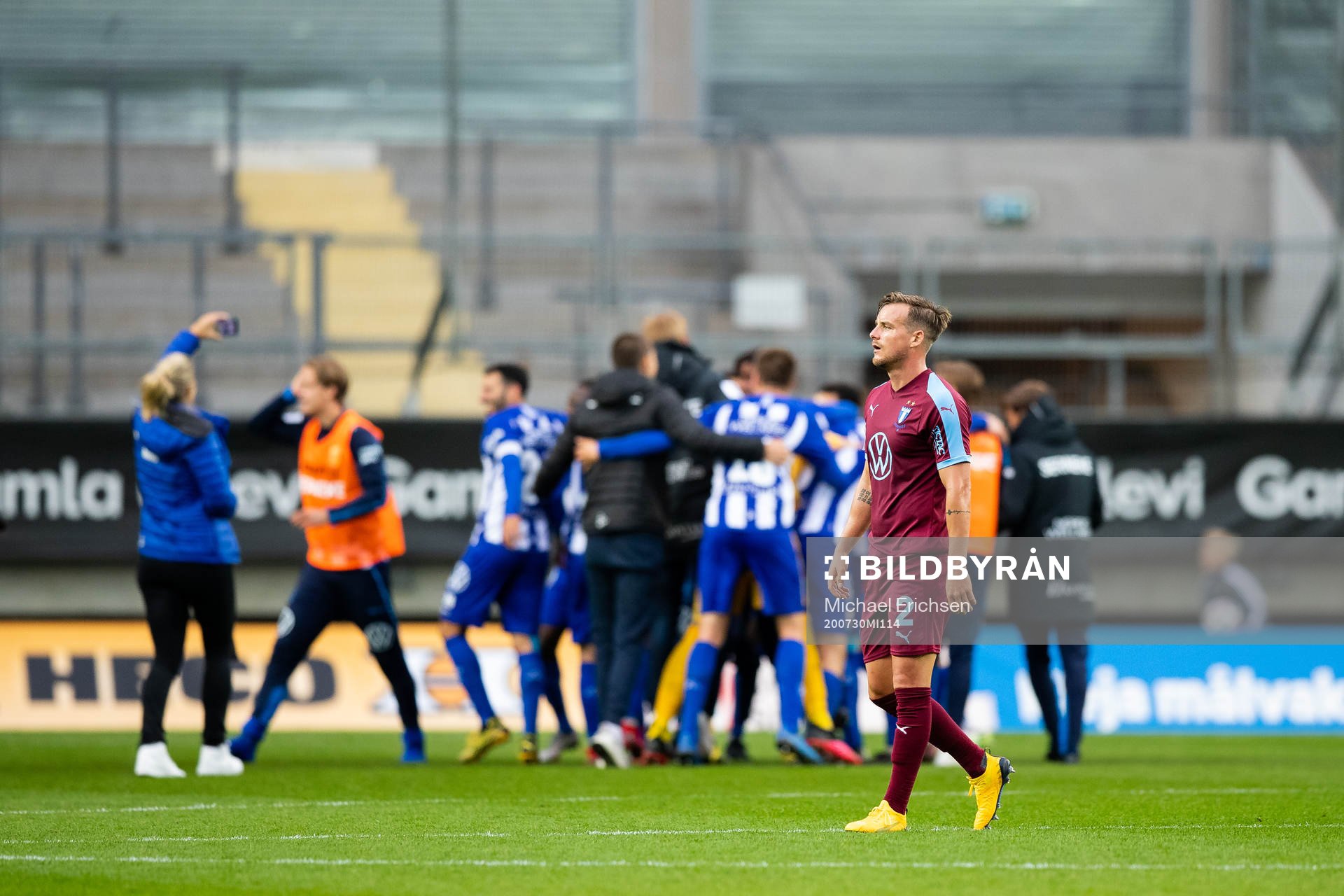 Malmö FFs Eric Larsson deppar