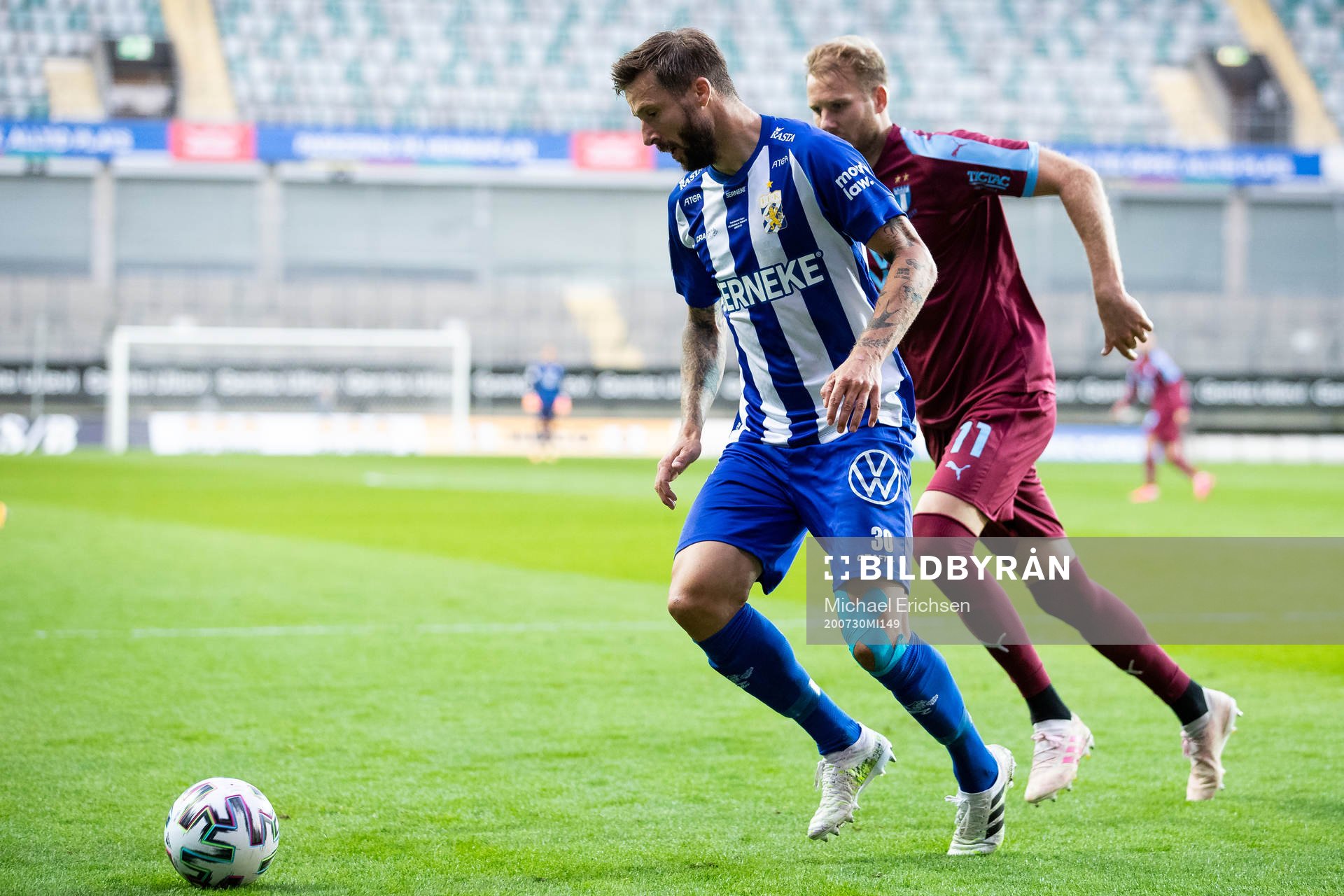 Malmö FFs Ola Toivonen och IFK Göteborgs Mattias Bjärsmyr