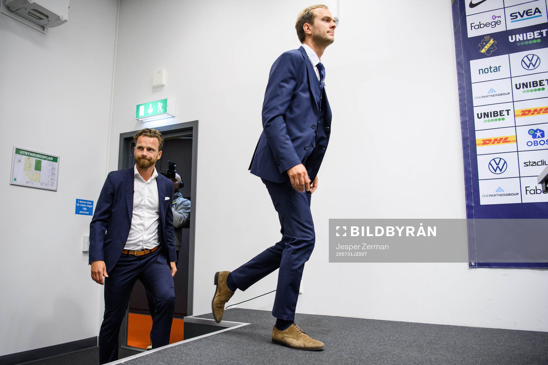 s sportchef Henrik Jurelius med Bartosz Grzelak som