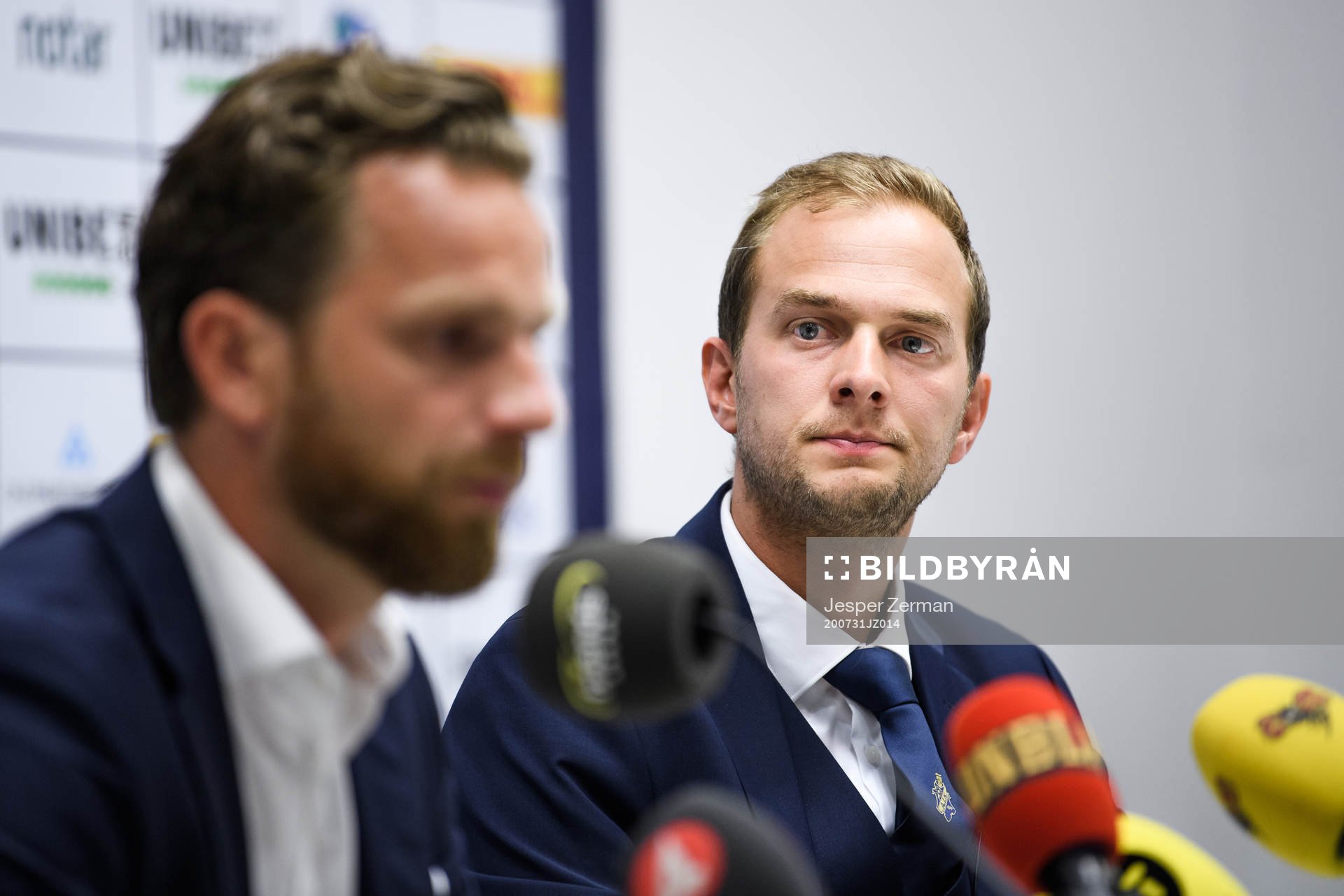 s sportchef Henrik Jurelius när Bartosz Grzelak som