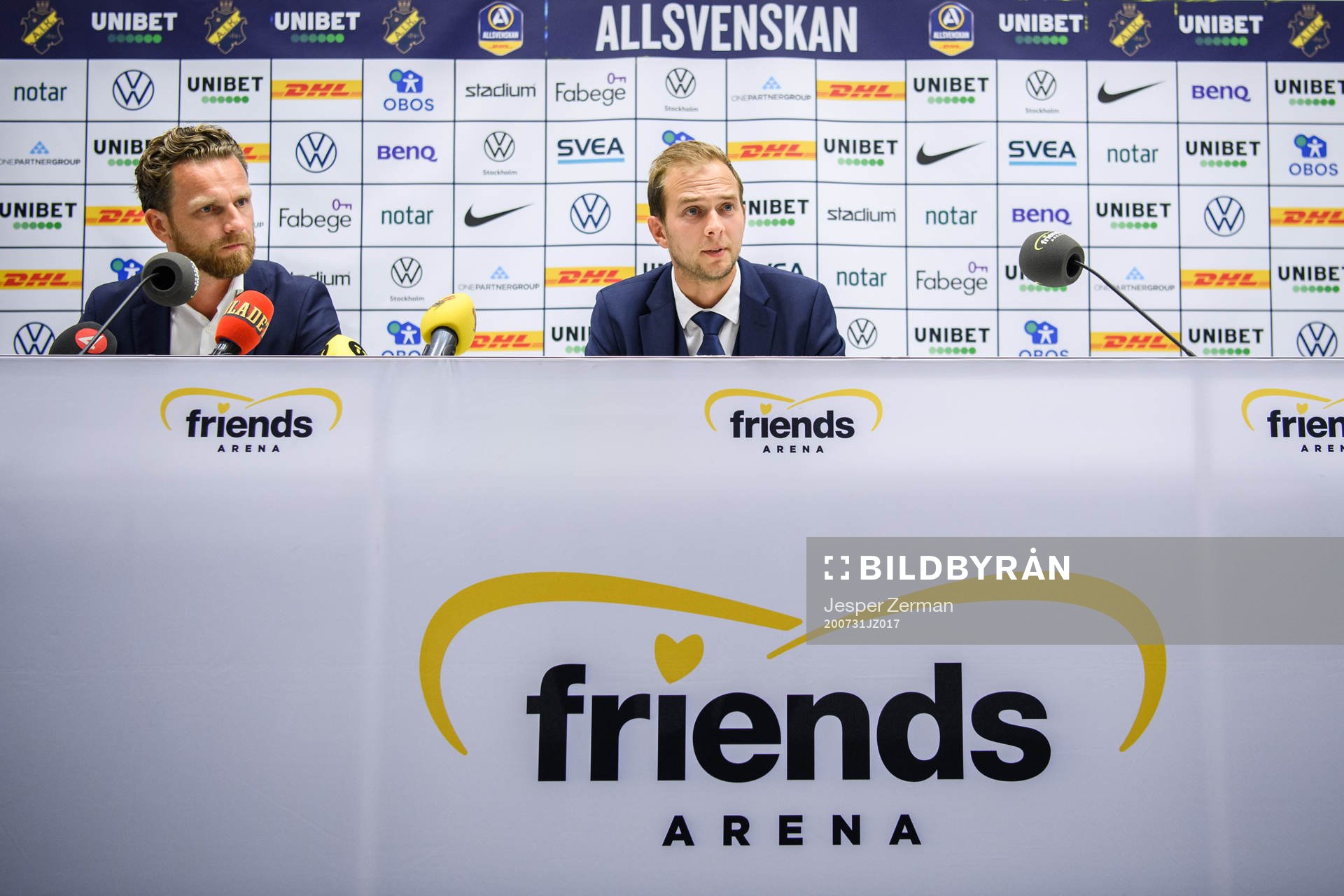s sportchef Henrik Jurelius när Bartosz Grzelak som