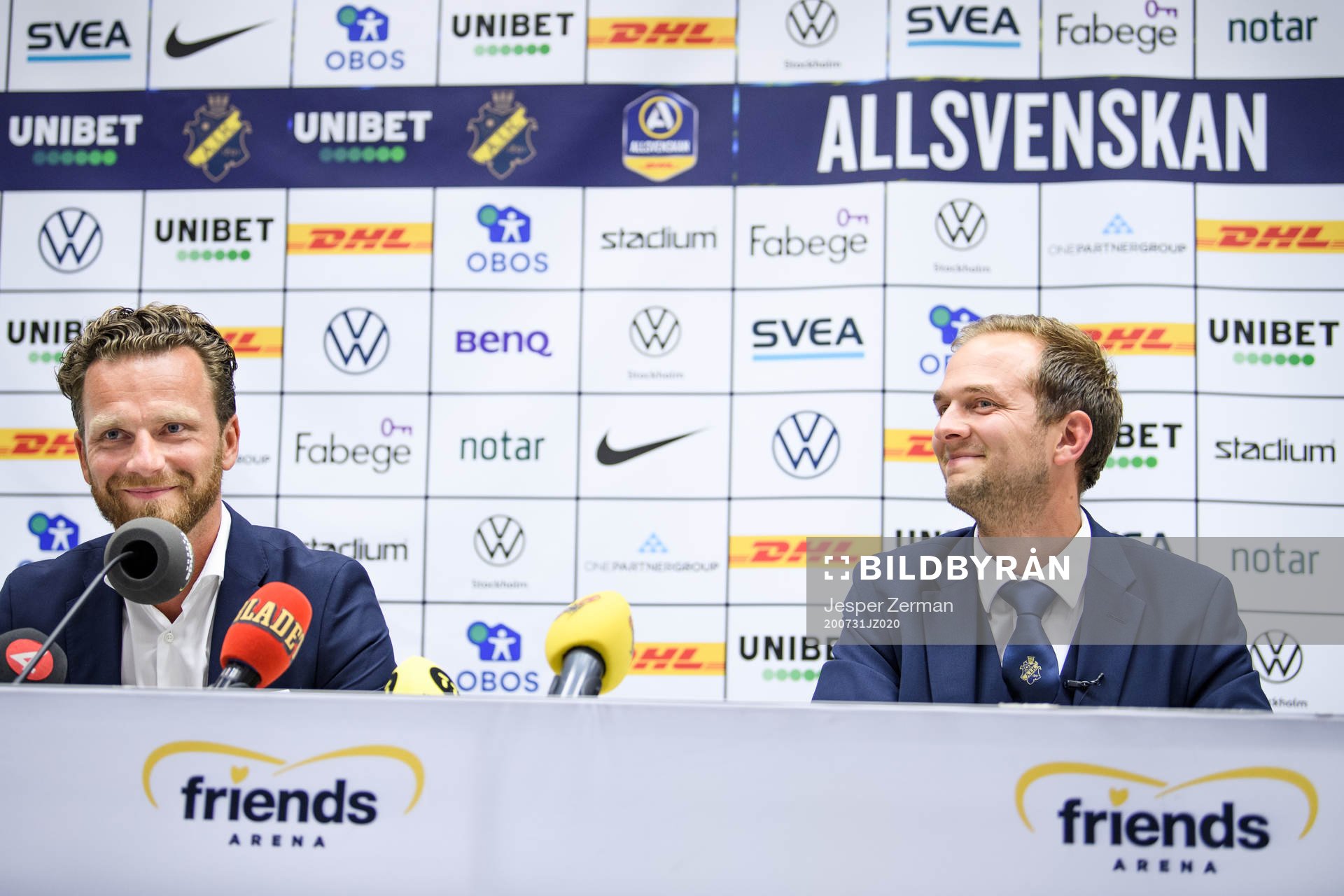 s sportchef Henrik Jurelius när Bartosz Grzelak som
