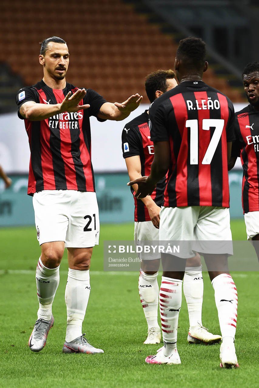 Zlatan Ibrahimovic celebrates