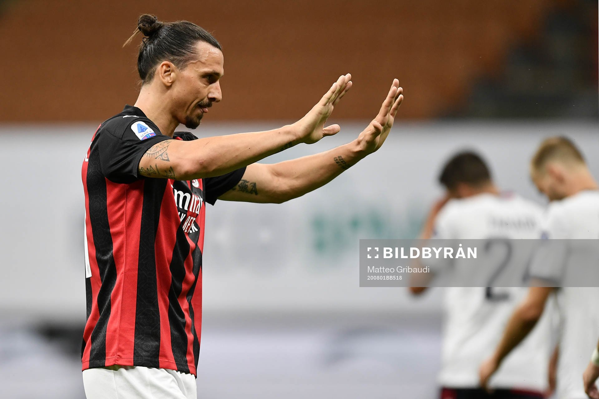 Zlatan Ibrahimovic celebrates