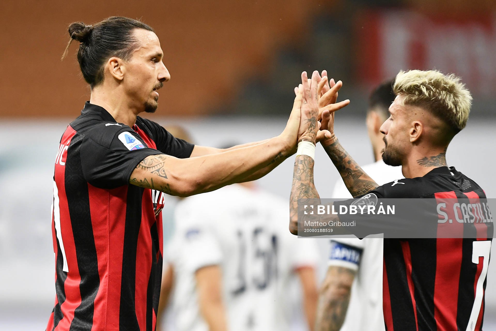 Zlatan Ibrahimovic celebrates