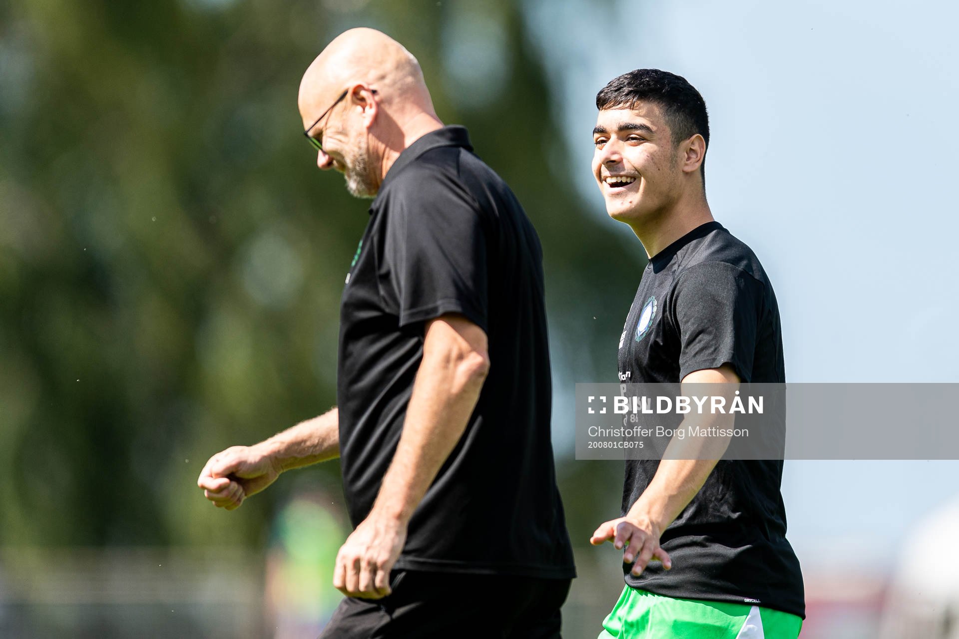 Klippans massör Per-Olof Ney i samtal med Surik Ozmanov