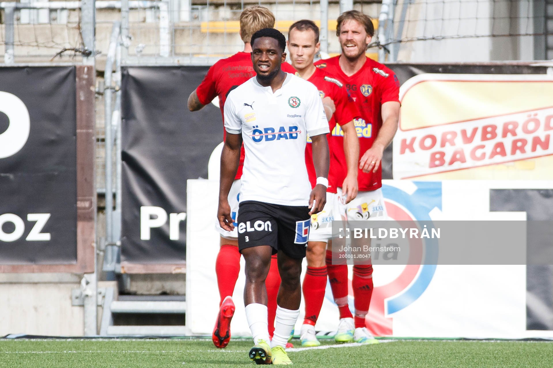 Örebros Kevin Wright deppar