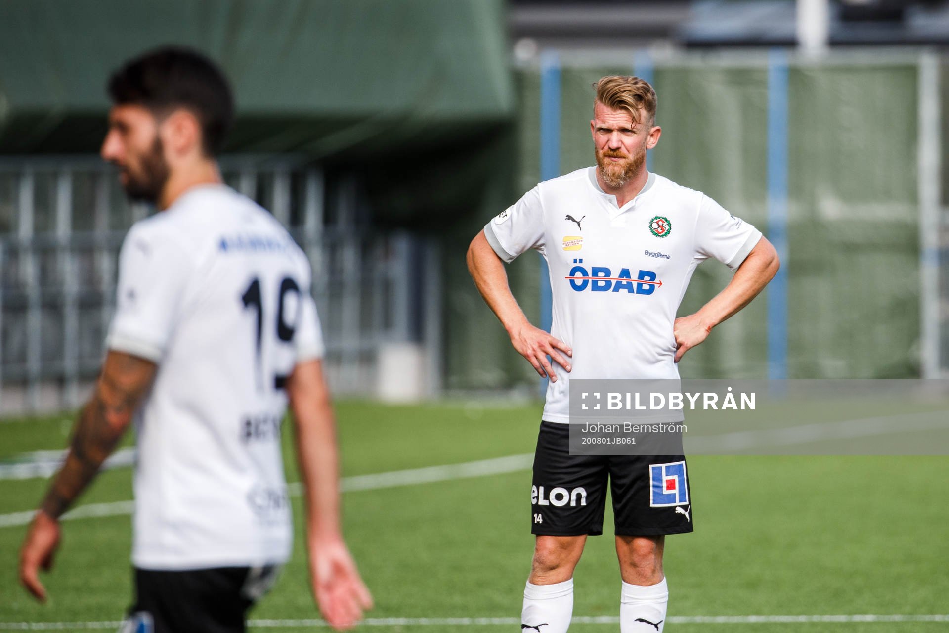 Örebros Michael Almebäck deppar
