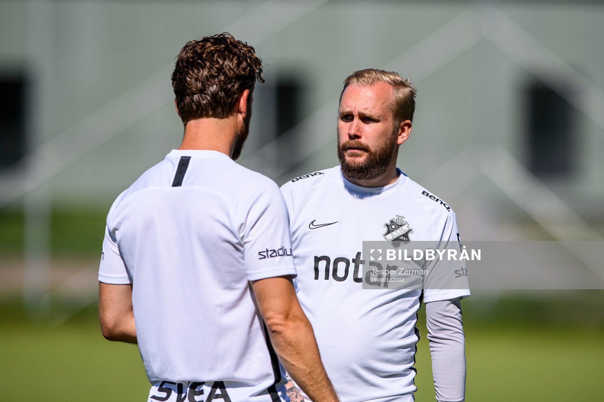 s tränare Bartosz Grzelak och och assisterande tränare