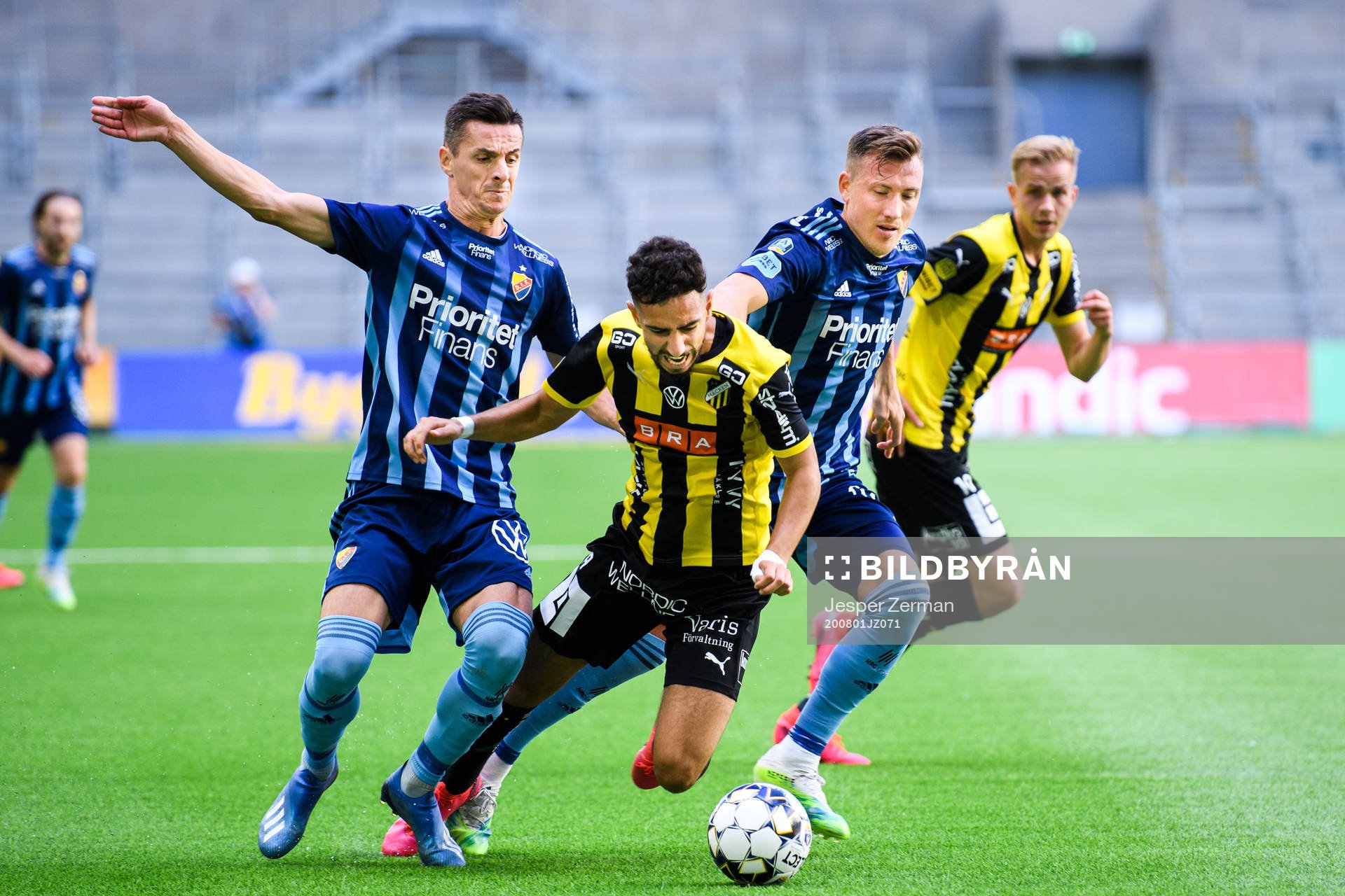 Djurgårdens Haris Radetinac och Fredrik Ulvestad i en kamp