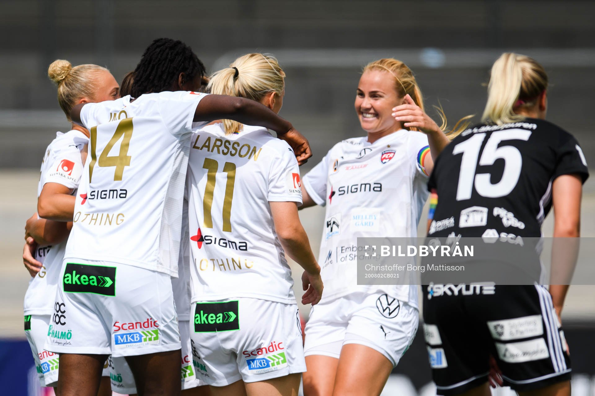Rosengårds spelare jublar