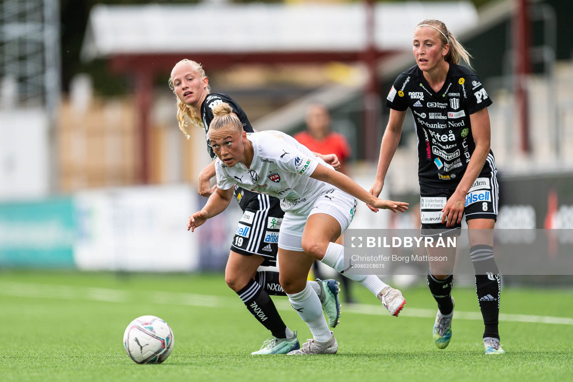 Rosengårds Hanna Bennison mot Piteås Astrid Larsson och