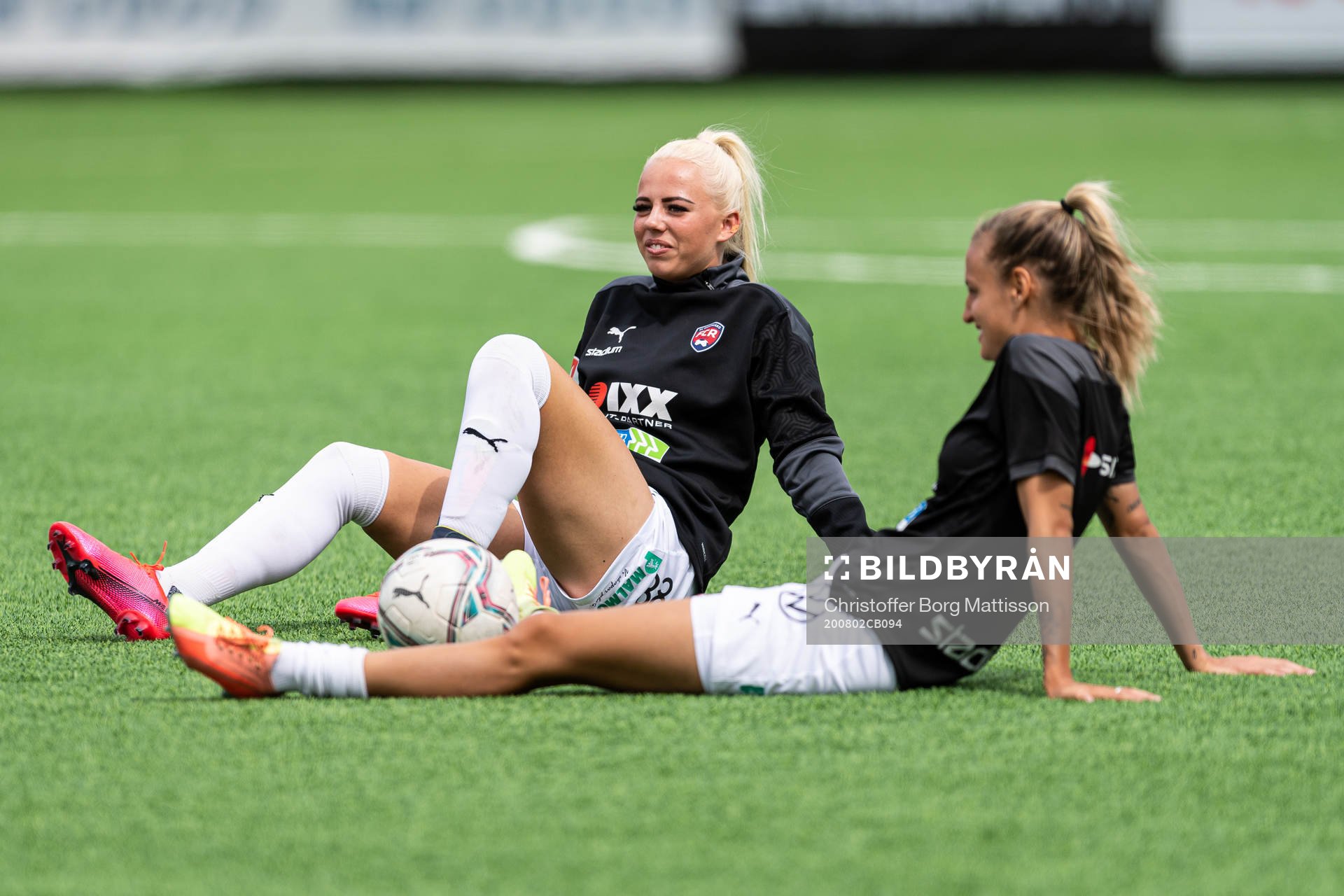 Rosengårds Sofie Svava och Nathalie Björn