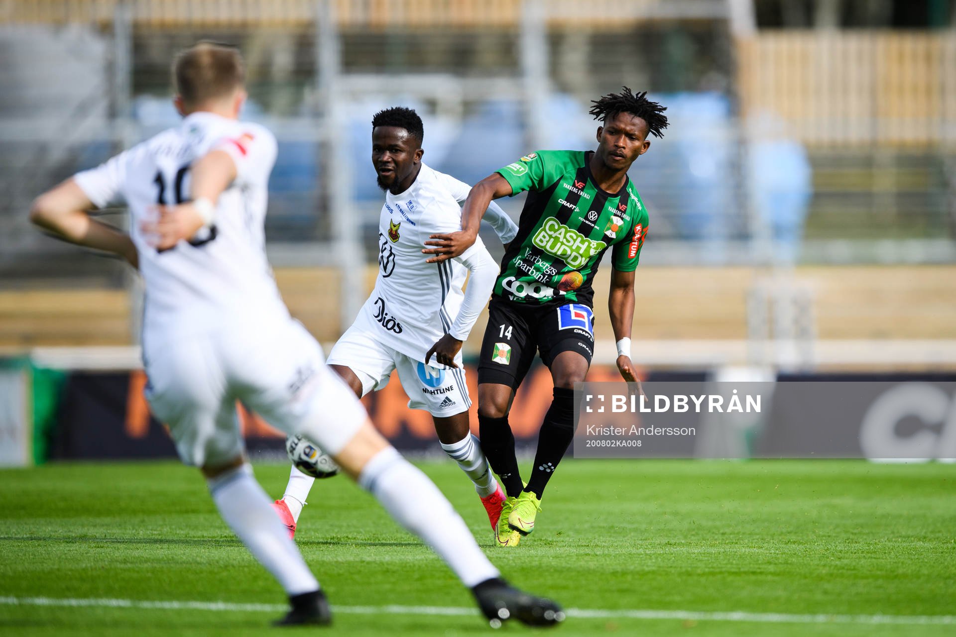 Östersunds Frank Arhin och Varbergs Adama Fofana